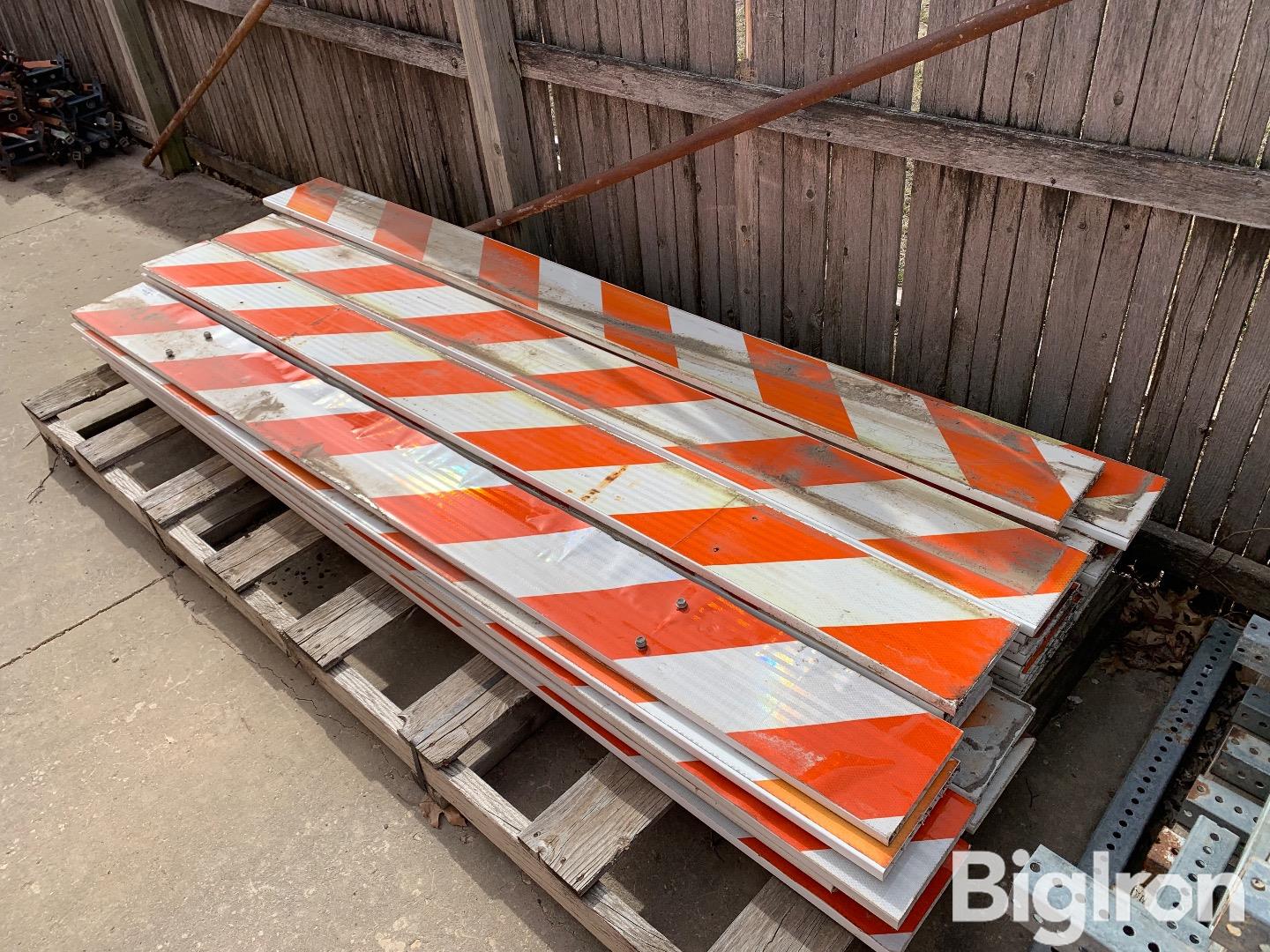 Type Iii Replacement Barricade Panels Bigiron Auctions