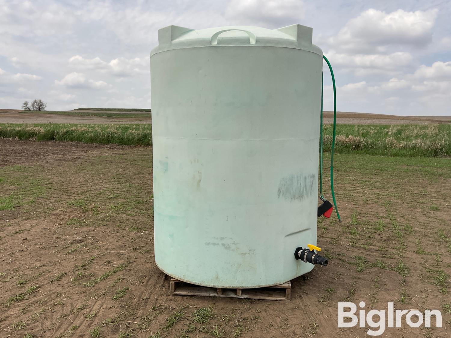 1000 Gallon Poly Water Tank Bigiron Auctions 1986