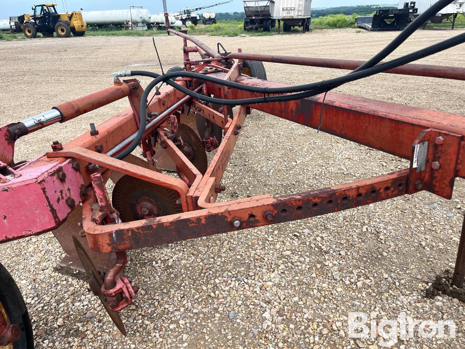 Massey Ferguson 880 5 Bottom Plow BigIron Auctions