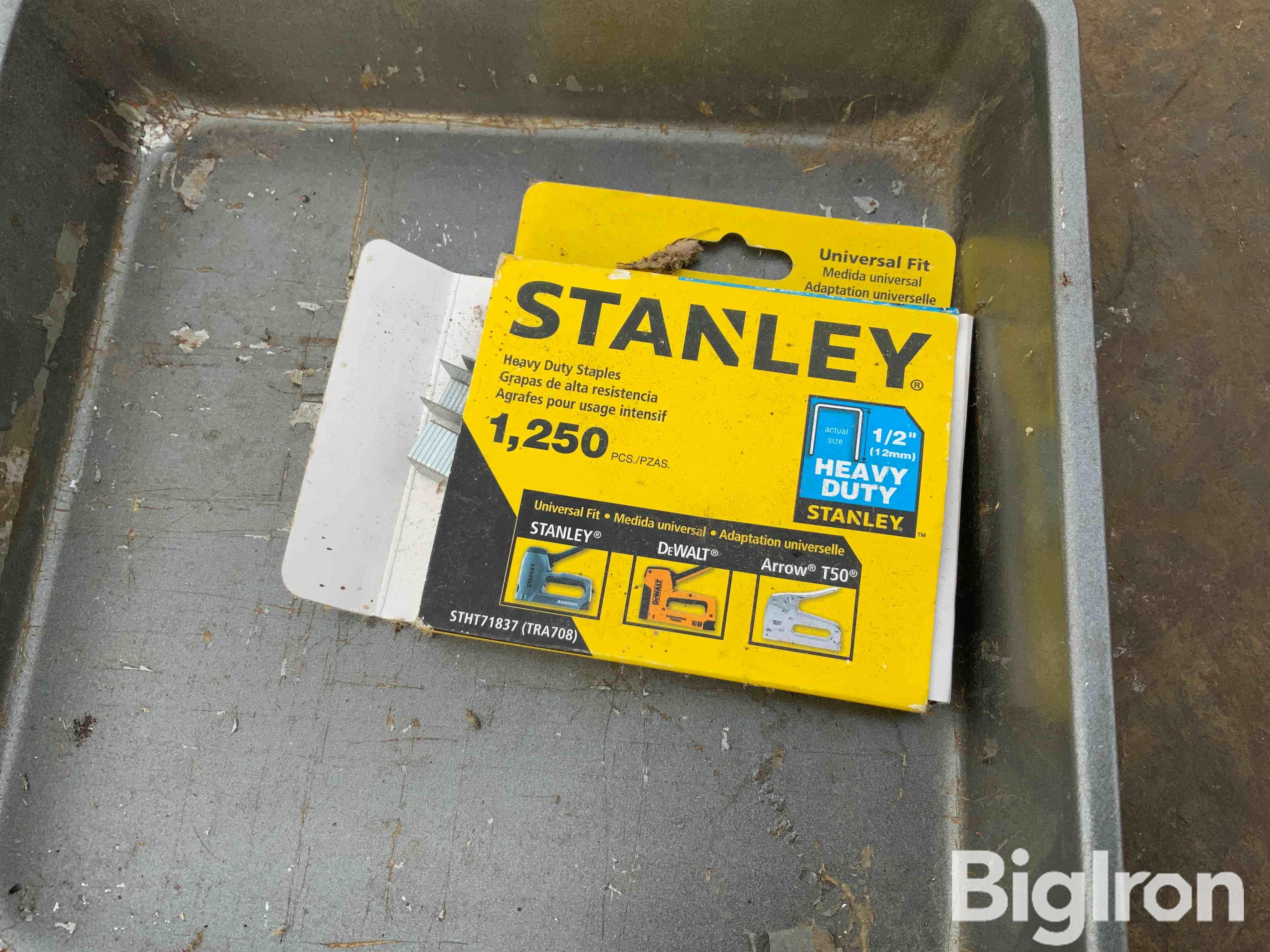 Stanley TRA700 Electric Staple Gun - Roller Auctions