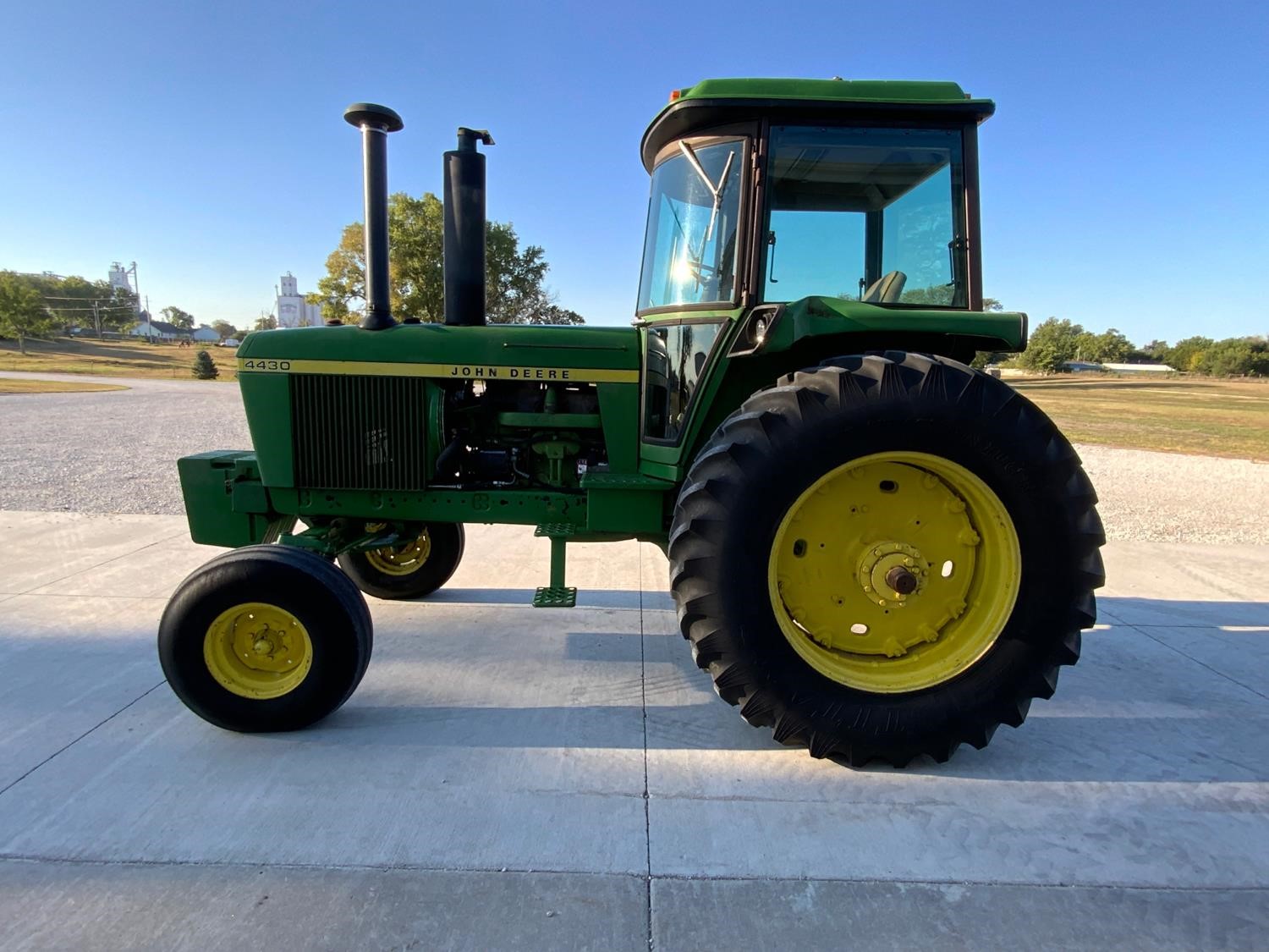 1977 John Deere 4430 2wd Tractor Bigiron Auctions 8170