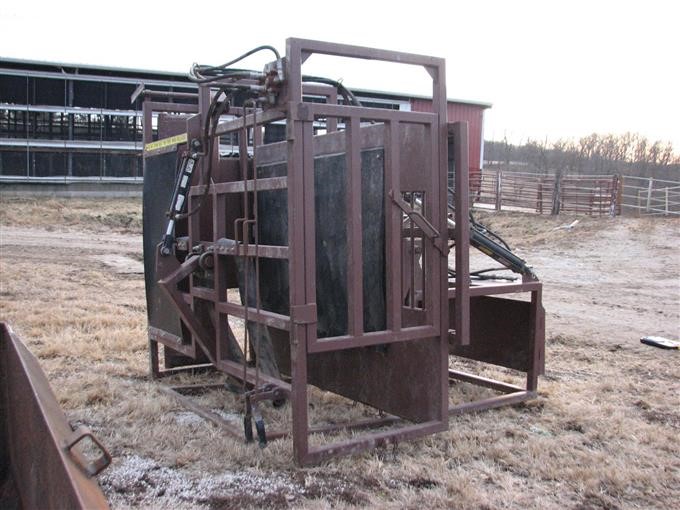 Hydraulic Hoof Trimming Table BigIron Auctions