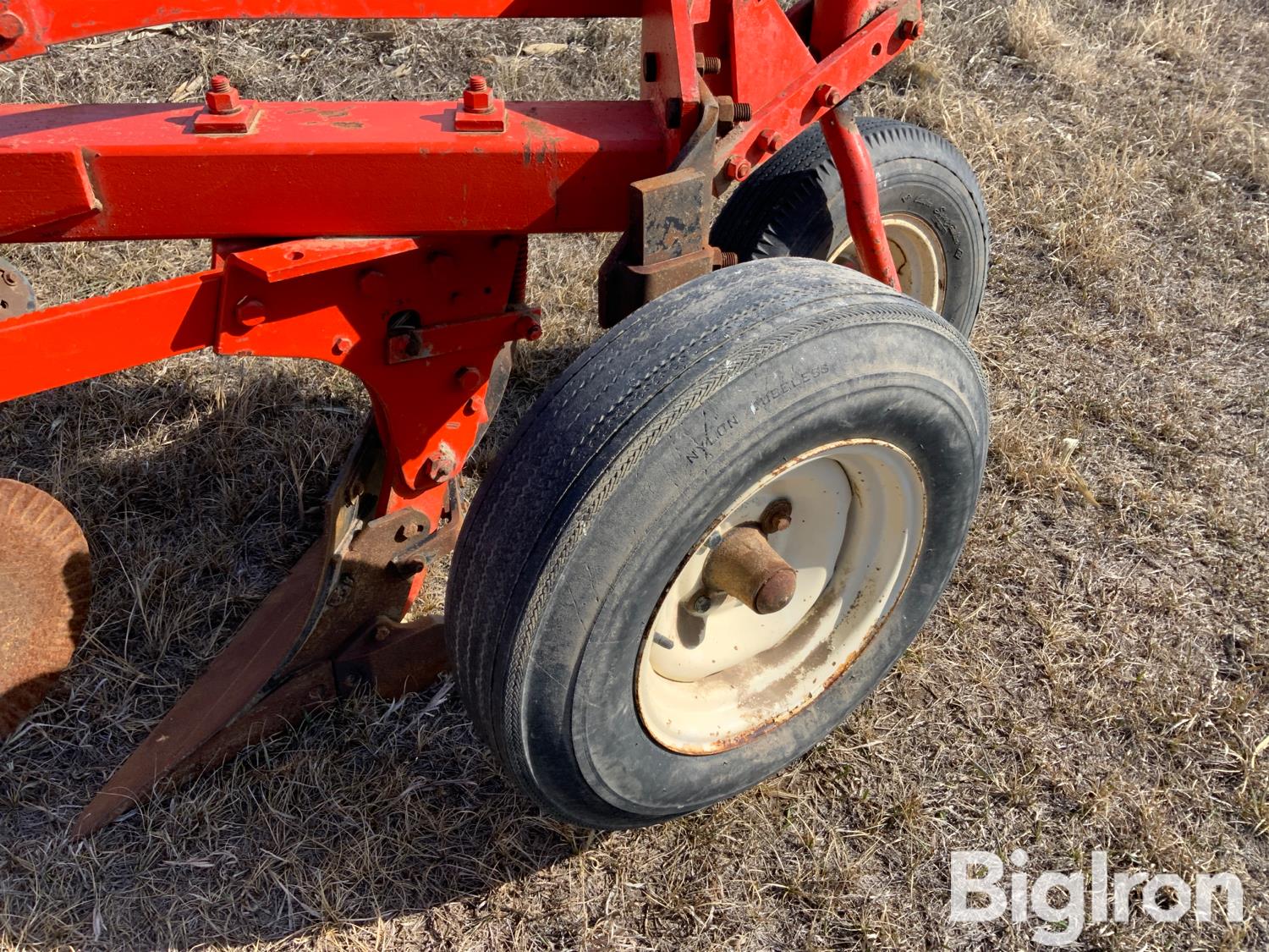 Allis-Chalmers 9000 Series 4 Bottom Plow BigIron Auctions