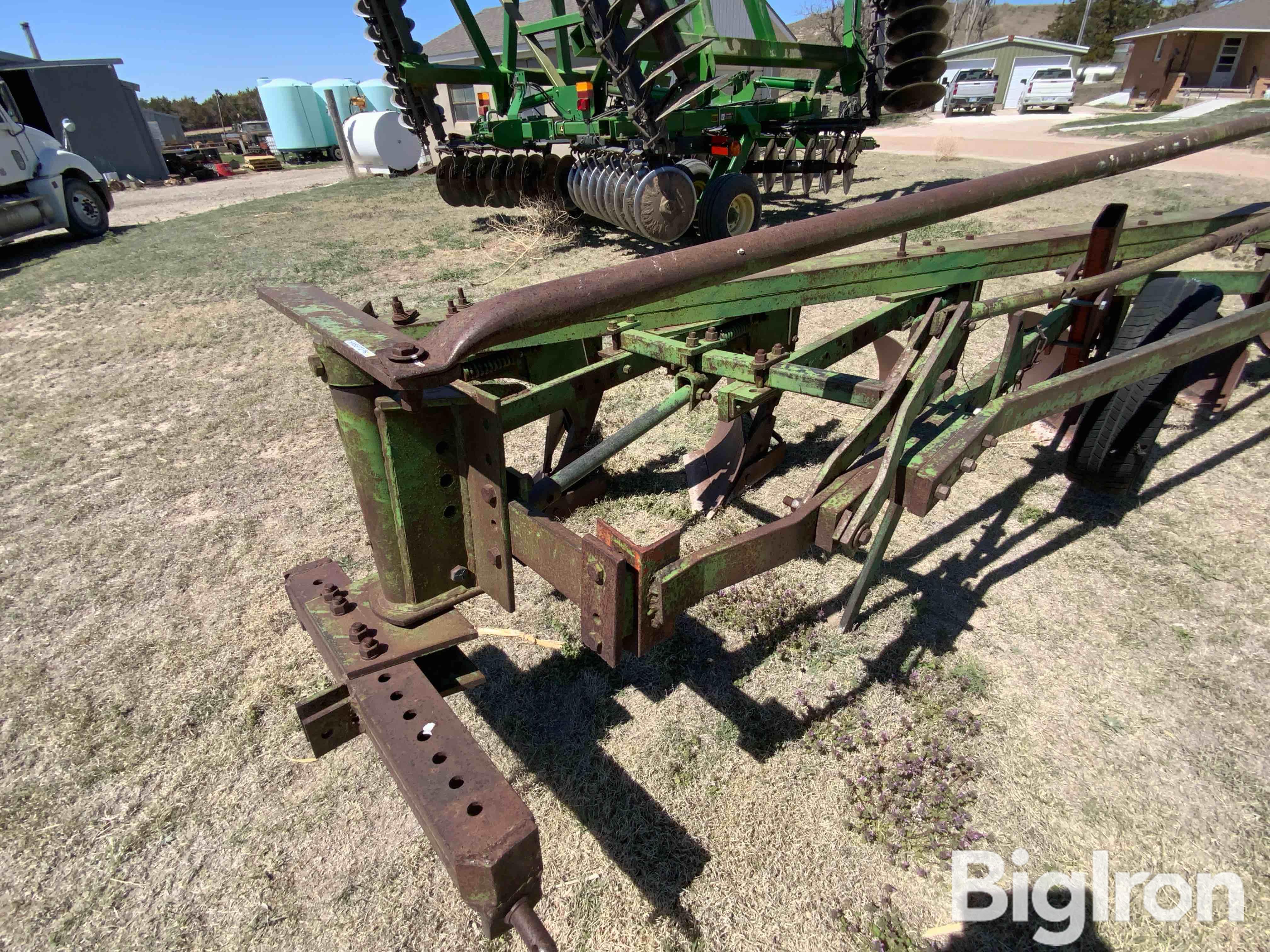 Oliver 565 6-Row Moldboard Plow BigIron Auctions