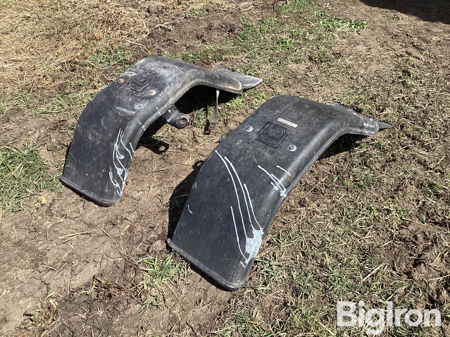 Massey Ferguson Tractor Front Fenders Bigiron Auctions