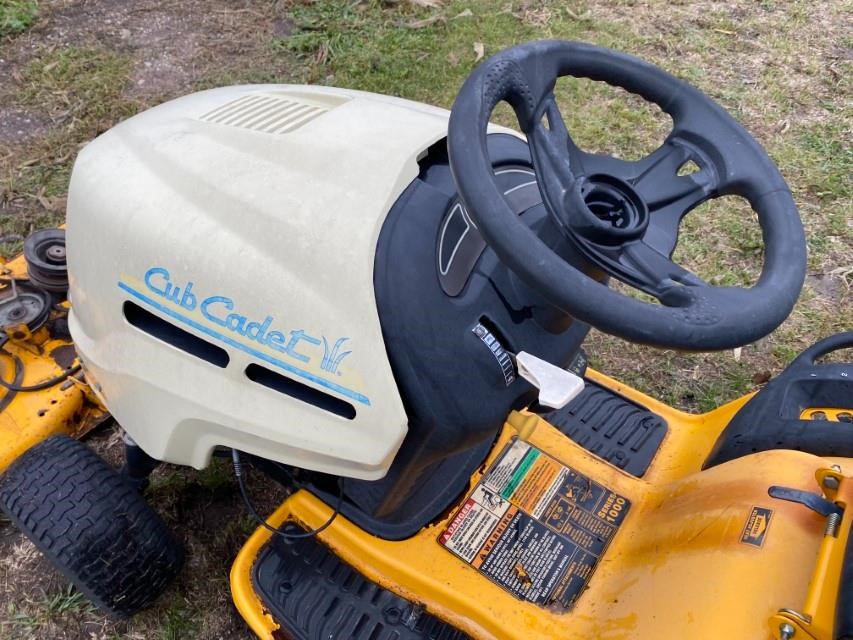 Cub Cadet LT1042 Lawn Tractor W Mower Deck BigIron Auctions