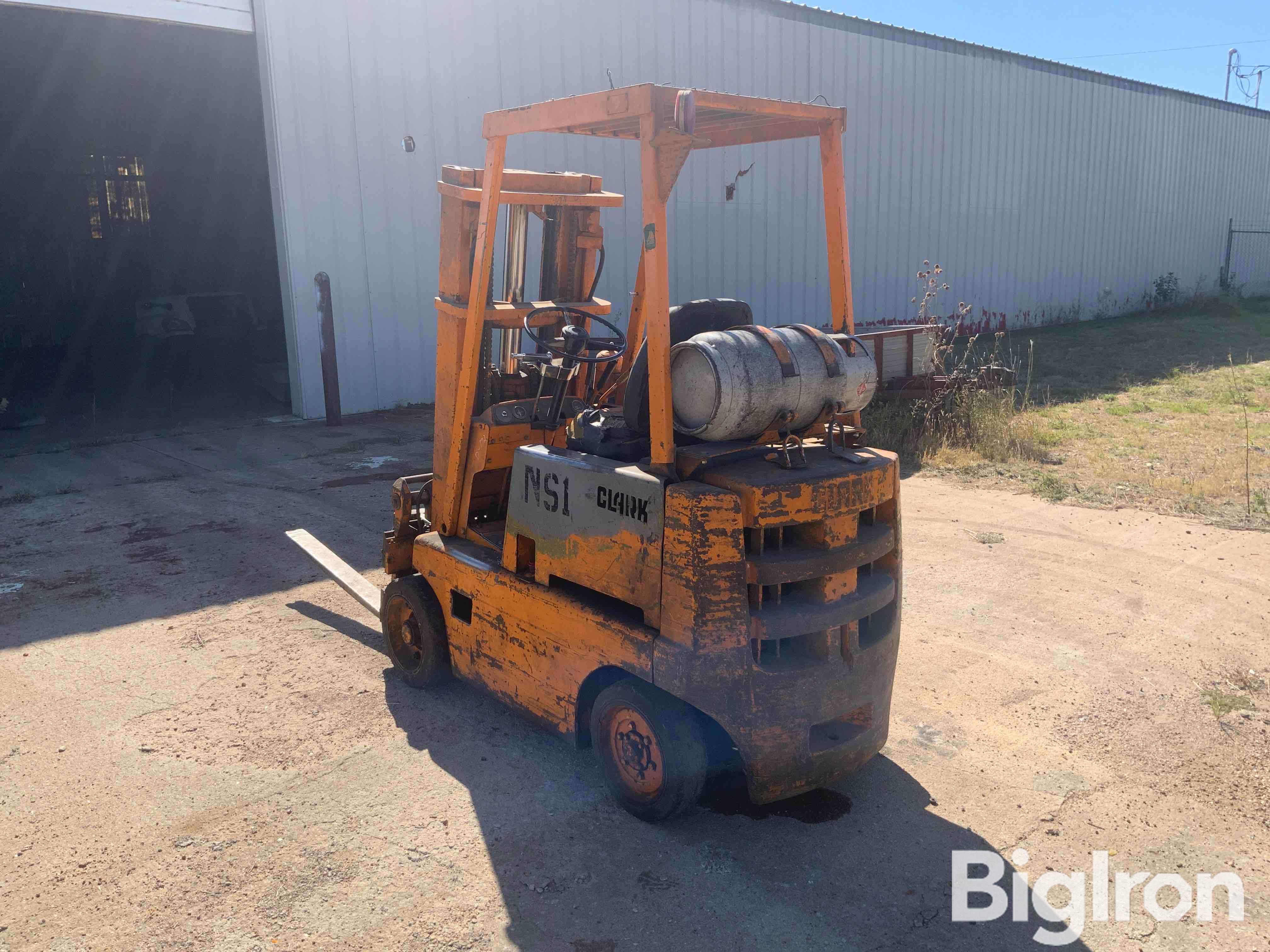 Clark C300 40 2wd Forklift Bigiron Auctions