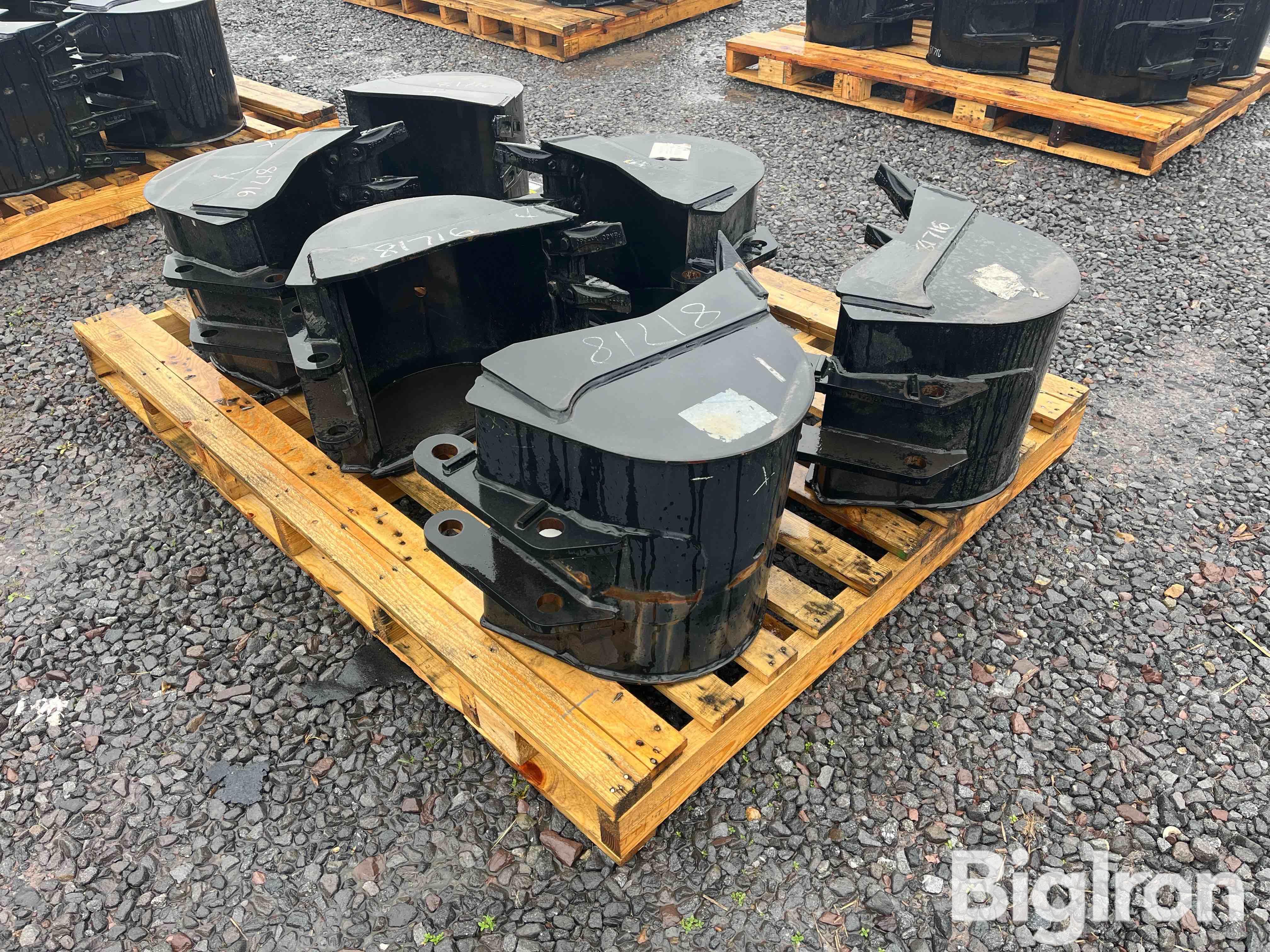 Mahindra 81716 Backhoe Buckets BigIron Auctions