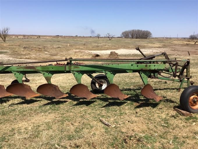 John Deere 6 Bottom Mold Board Plow BigIron Auctions