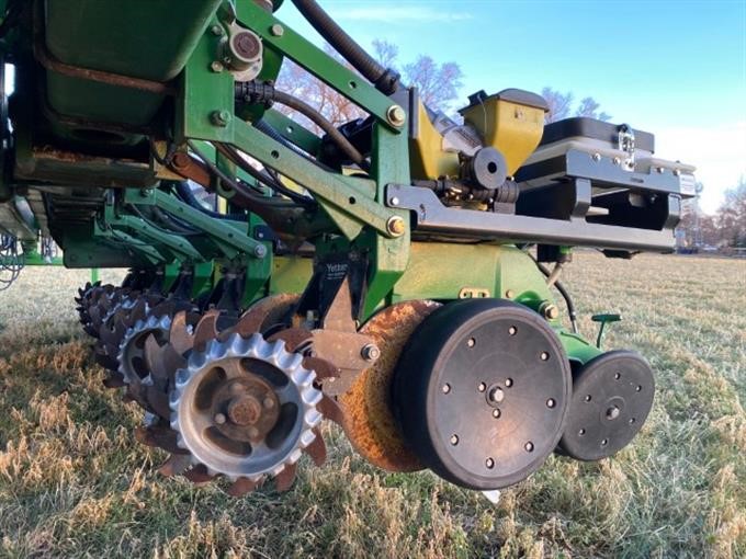 2008 John Deere 1770 NT CCS Seed Delivery Pull Type Planter BigIron ...