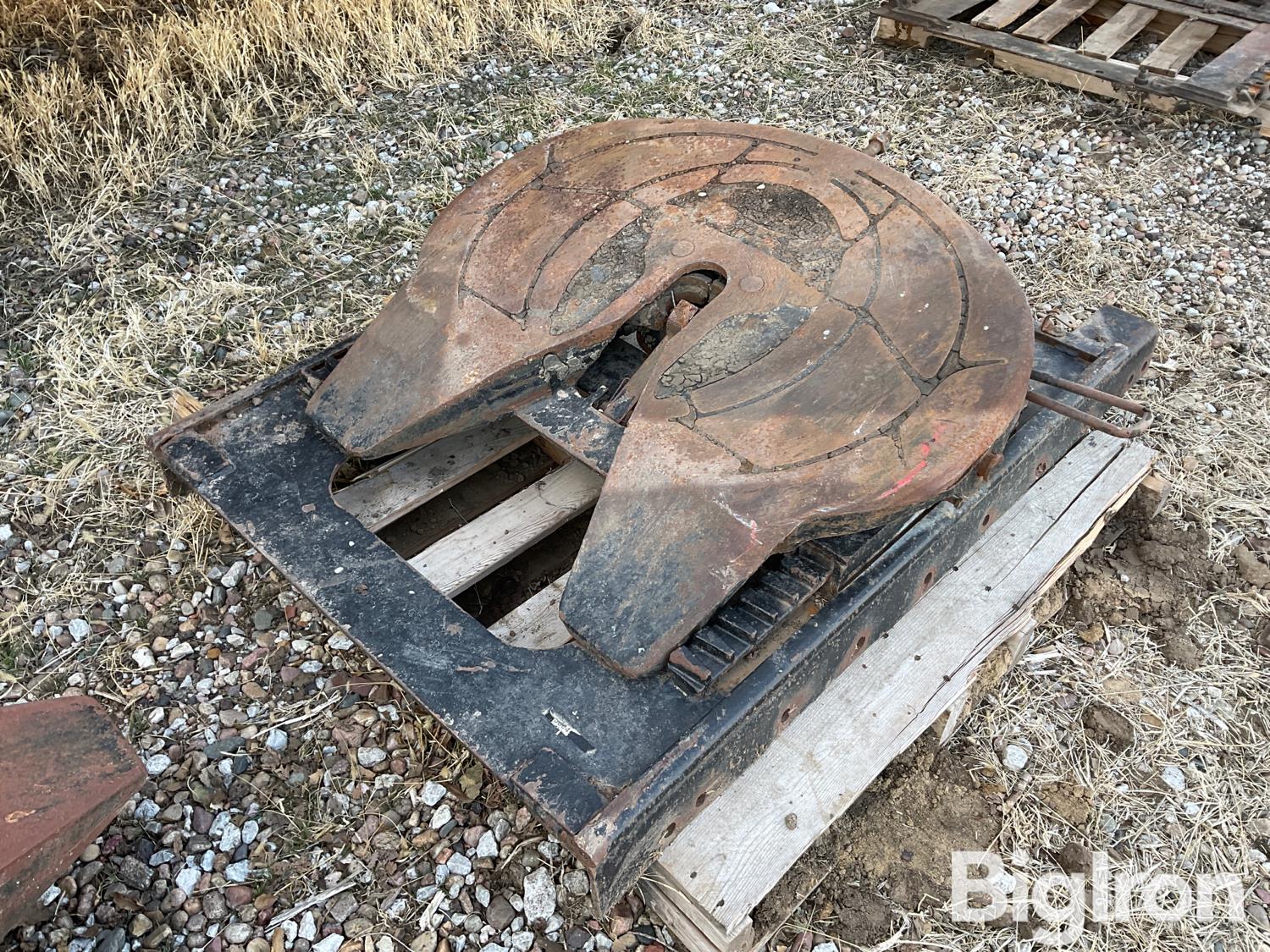 Holland Truck Tractor 5th Wheel Plate & Mounting Bracket BigIron Auctions