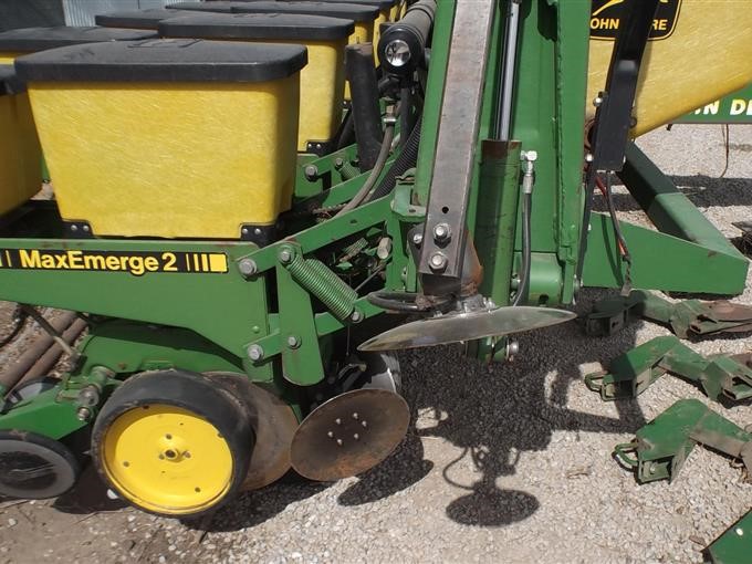 John Deere 7200 MaxEmerge 2 Planter BigIron Auctions