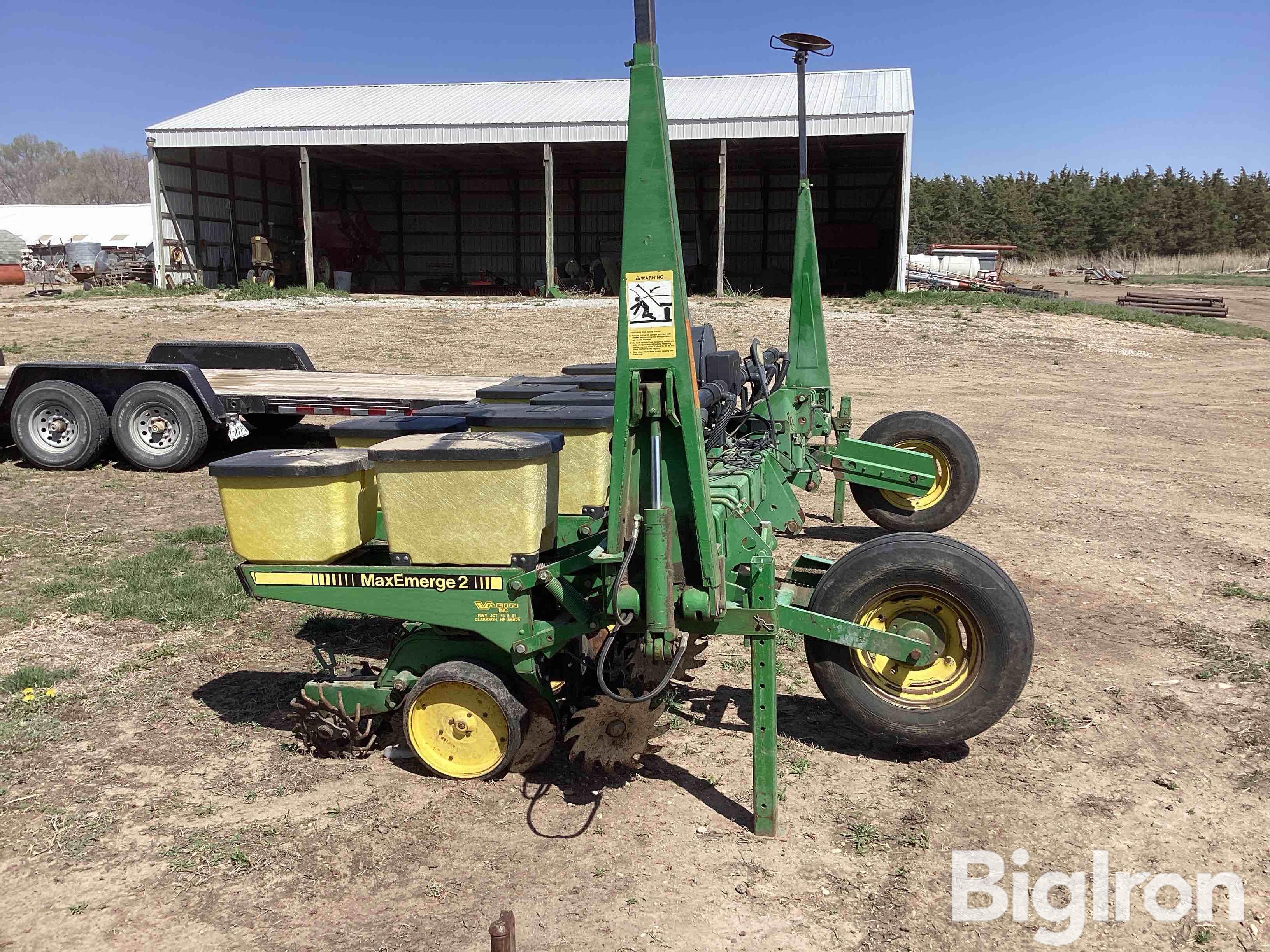 John Deere 7300 Maxemerge 2 6r30 Planter Bigiron Auctions 0825