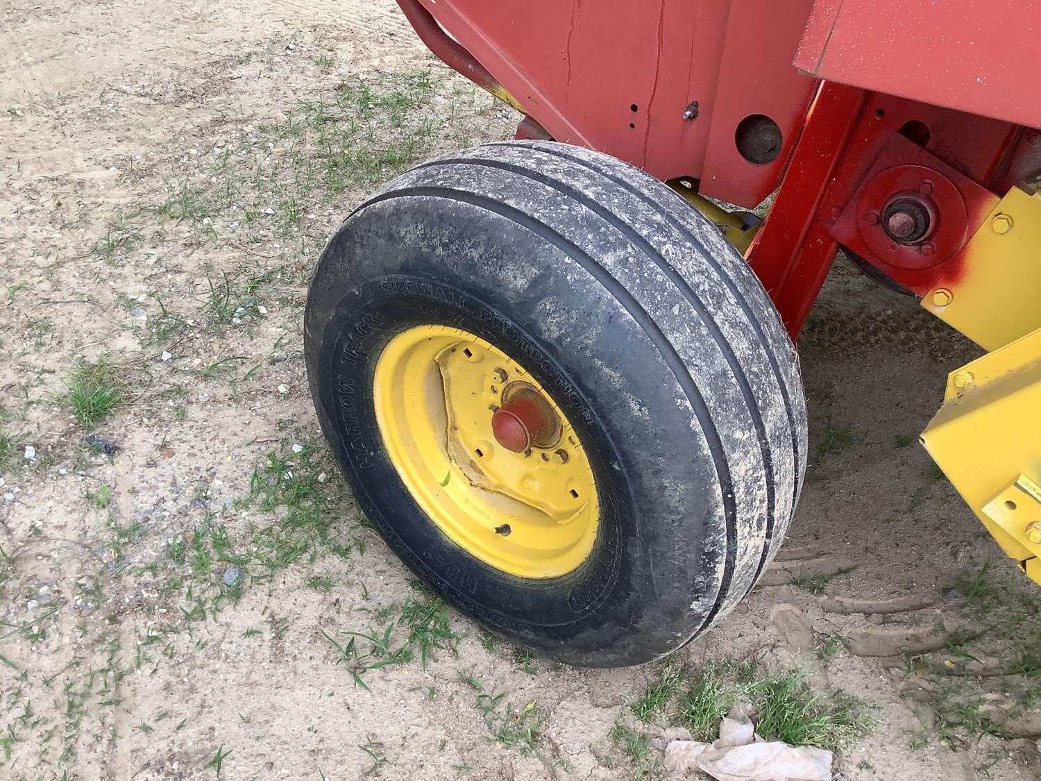 New Holland 648 Round Baler BigIron Auctions