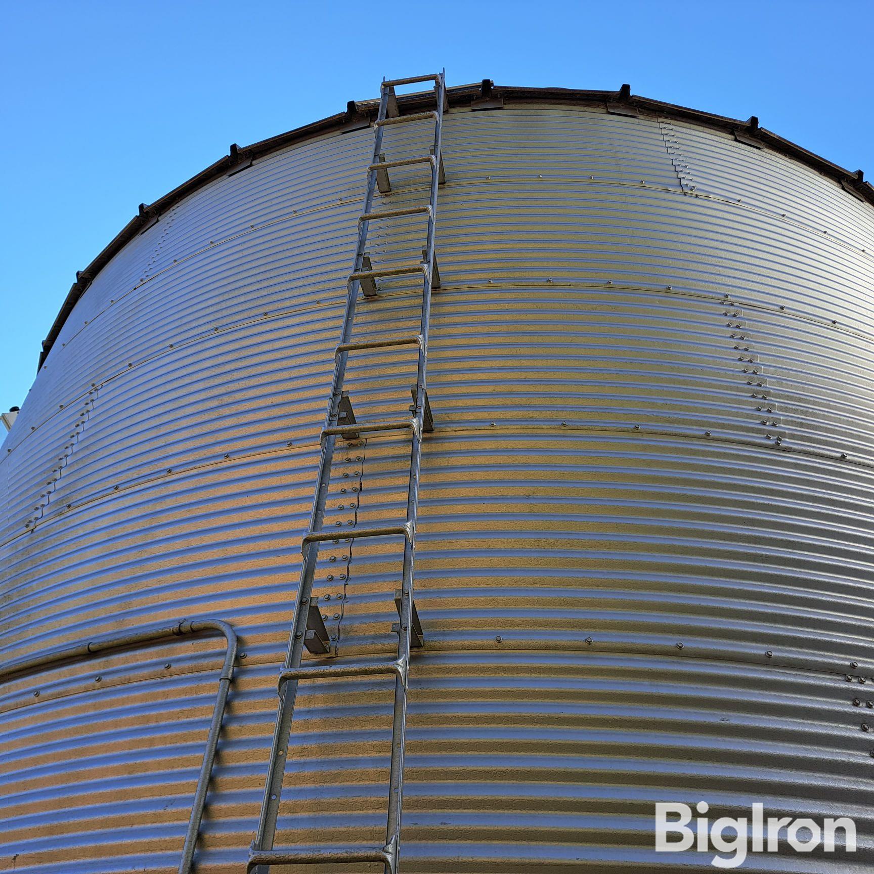 24 Grain Bin BigIron Auctions   24grainbin F7ce771449484313a6bd601e97c07d4a 