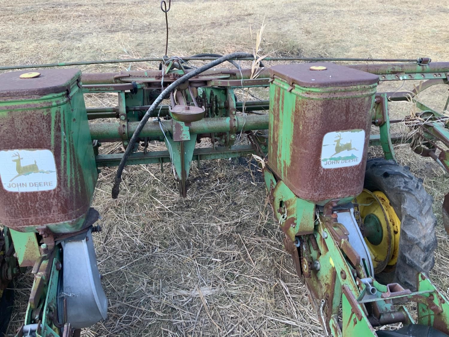 1240 john deere planter