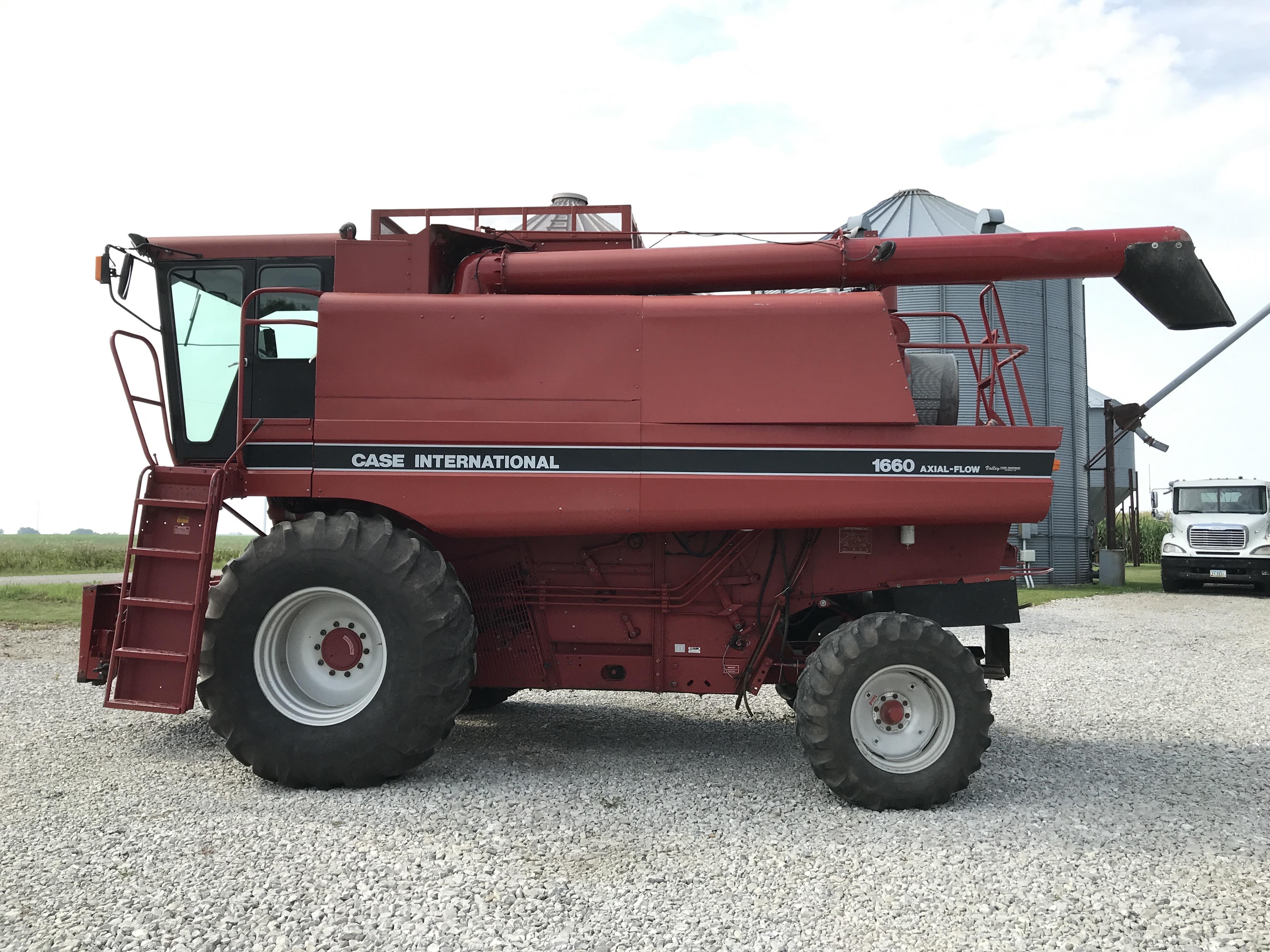 1992 Case IH 1660 Combine BigIron Auctions