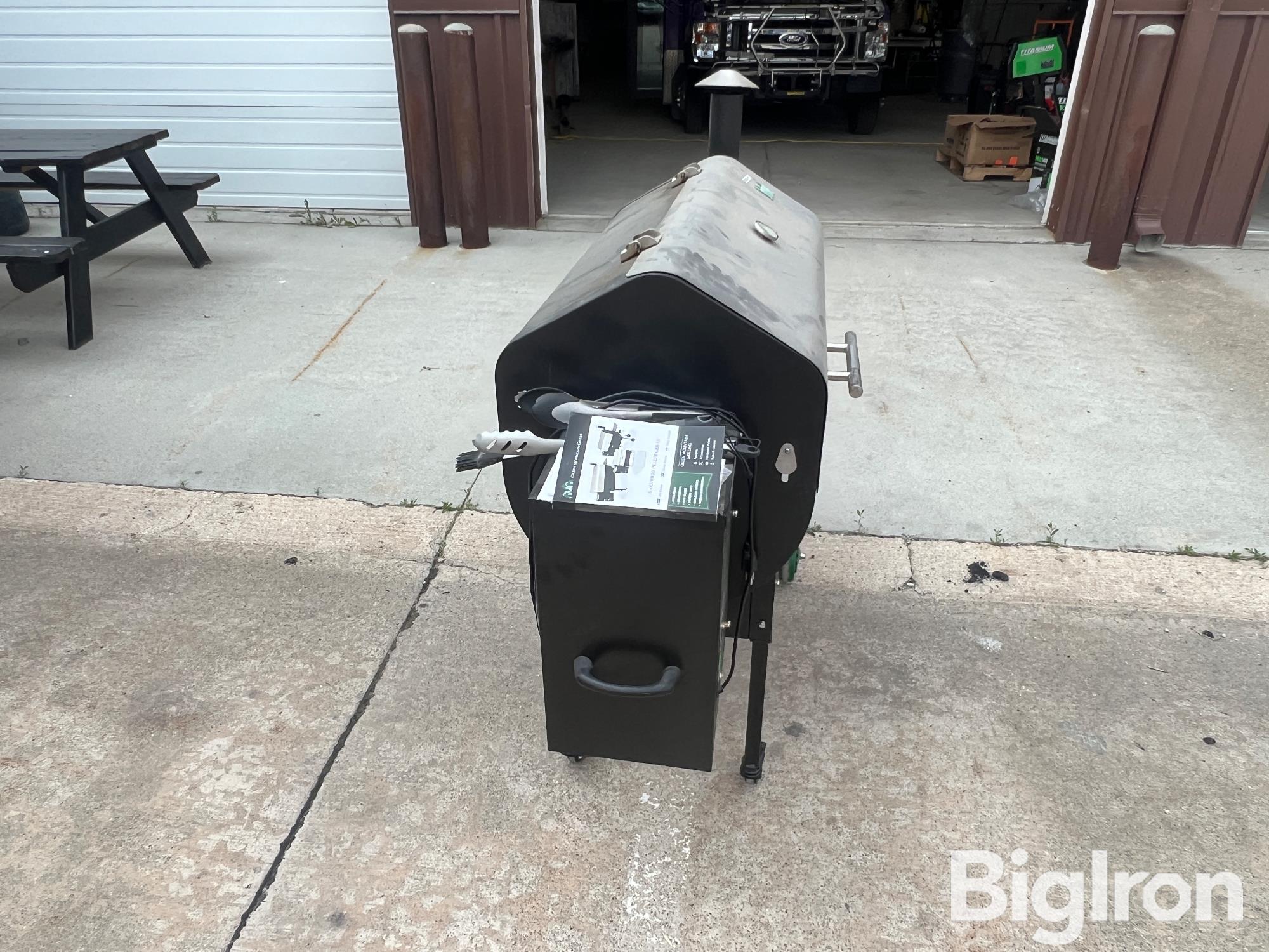 Green Mountain Jim Bowie Pellet Grill BigIron Auctions