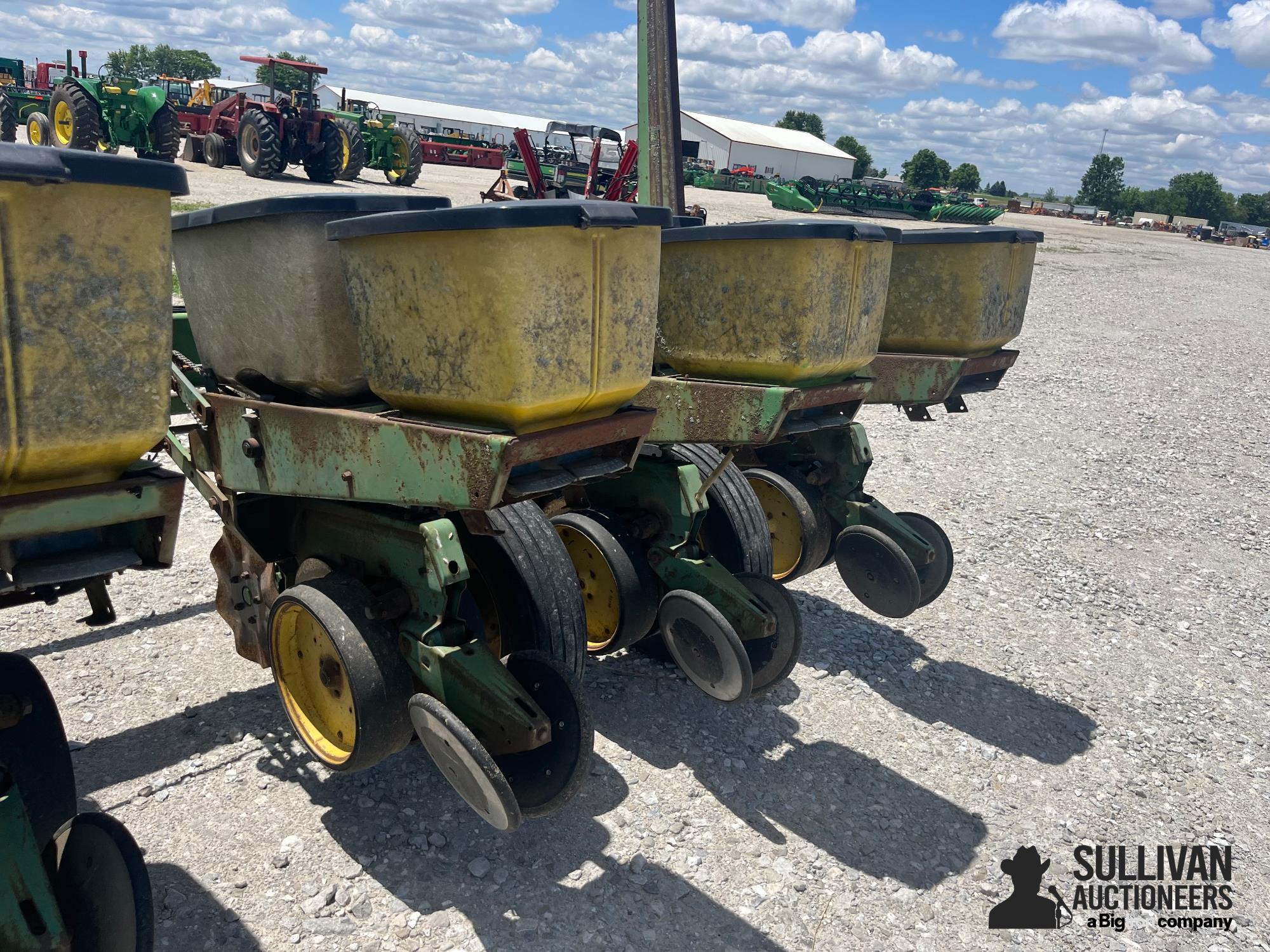 John Deere 7000 8 Row 30 Planter Bigiron Auctions 1333