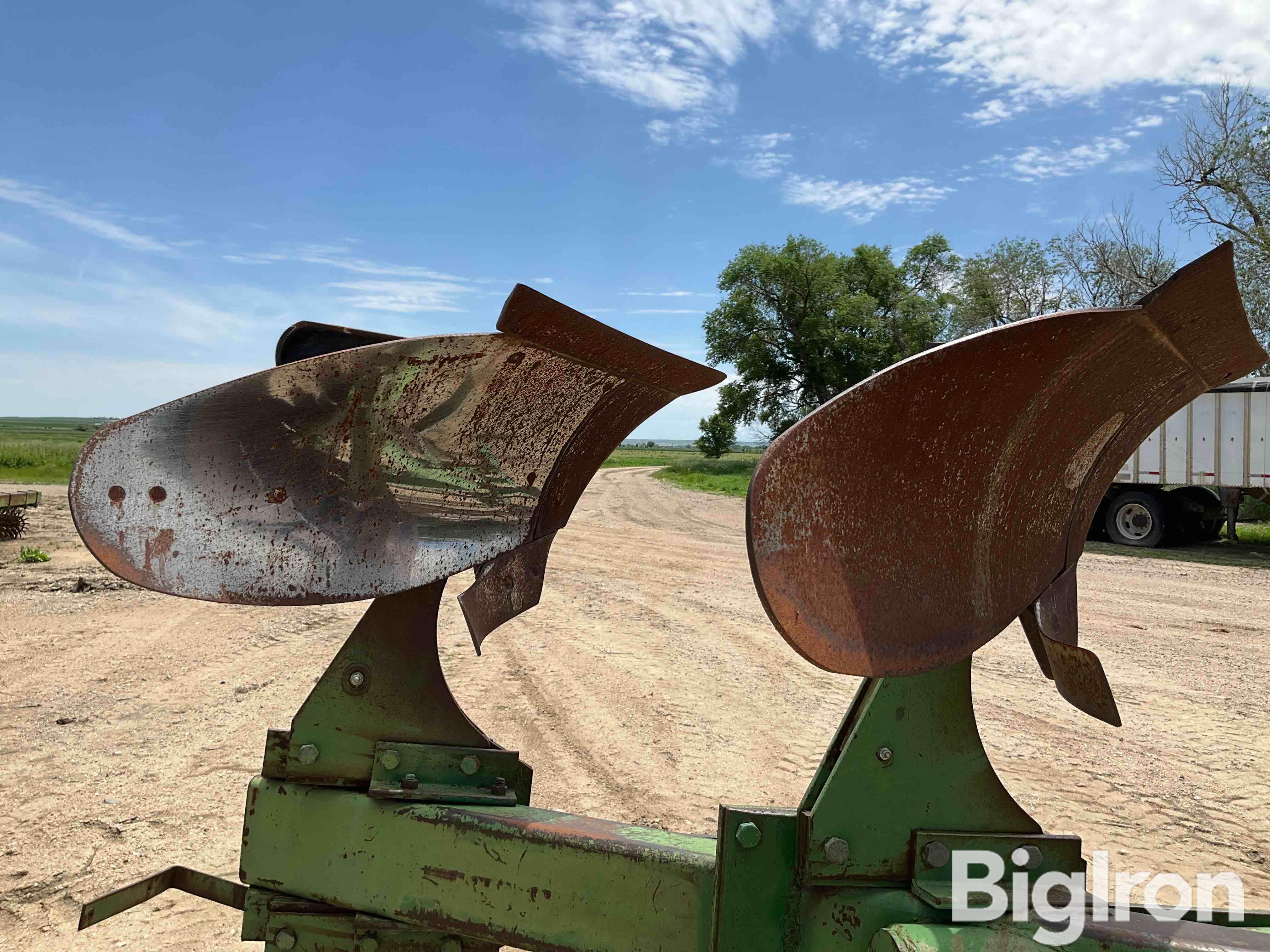 John Deere 4600 5-Bottom Rollover Plow BigIron Auctions