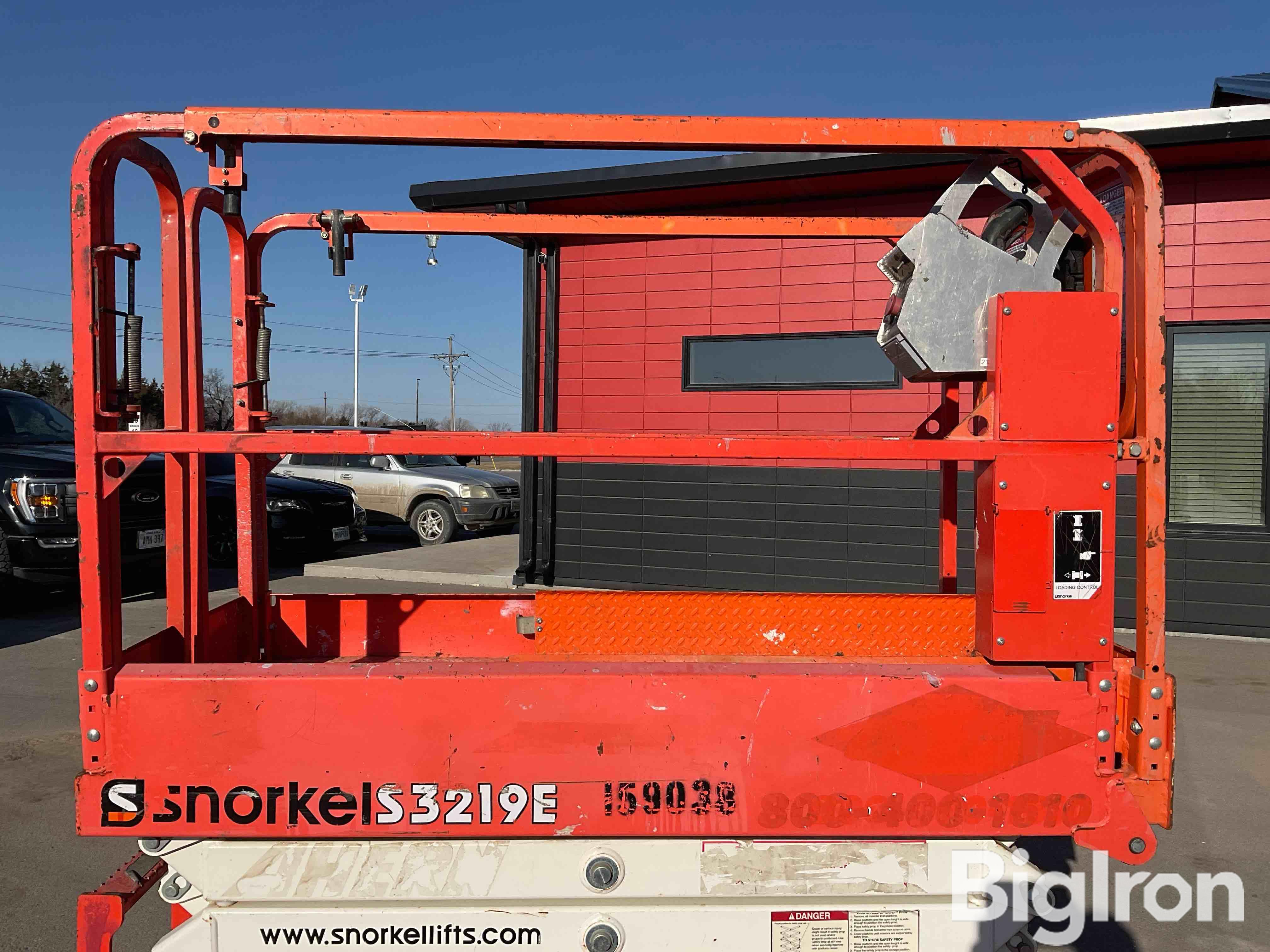 2015 Snorkel S3219E Electric Self-Propelled Scissor Lift BigIron Auctions