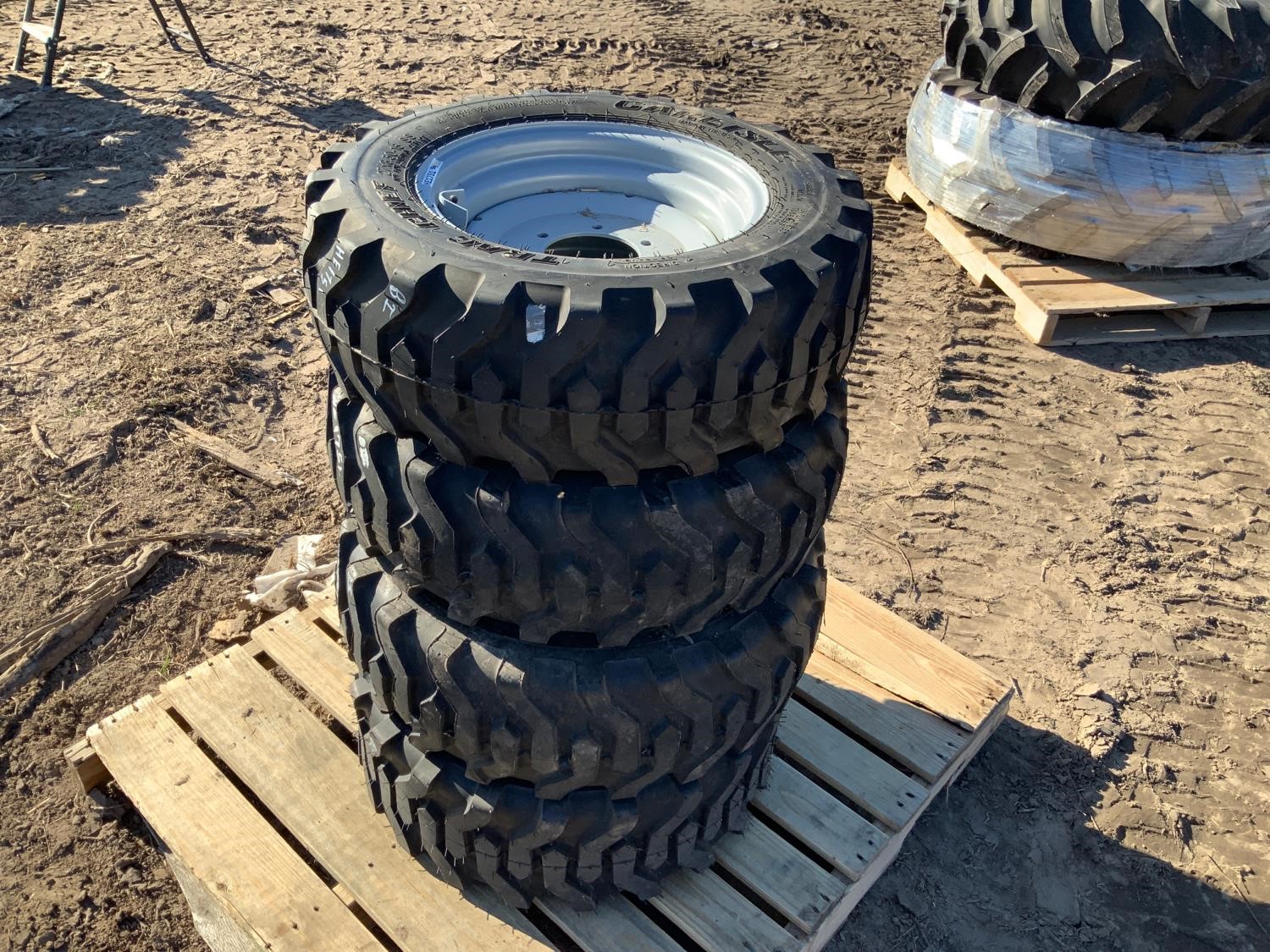 Carlisle 27x8.50-15SS Tires BigIron Auctions