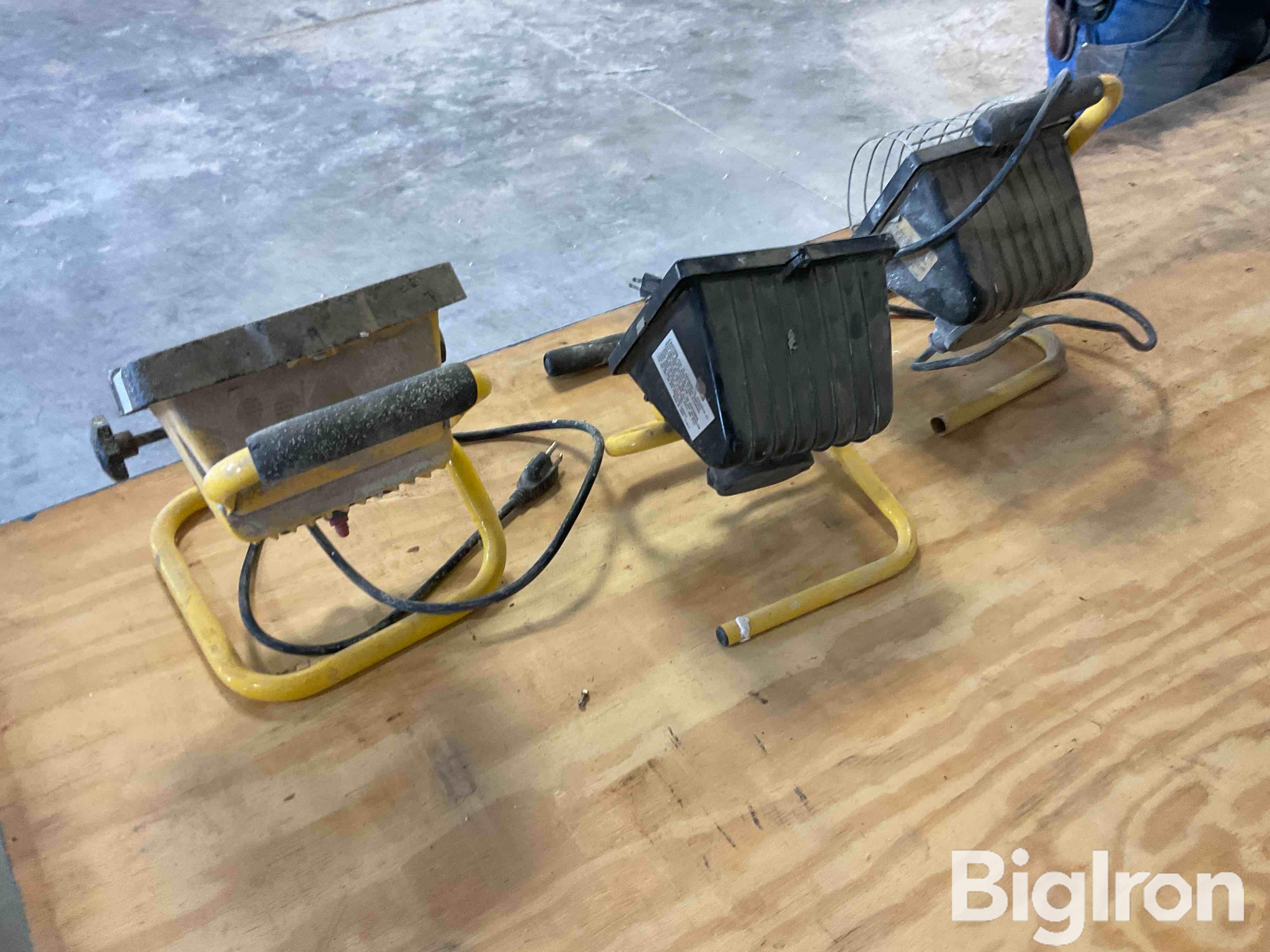 Shop Flood Lights BigIron Auctions