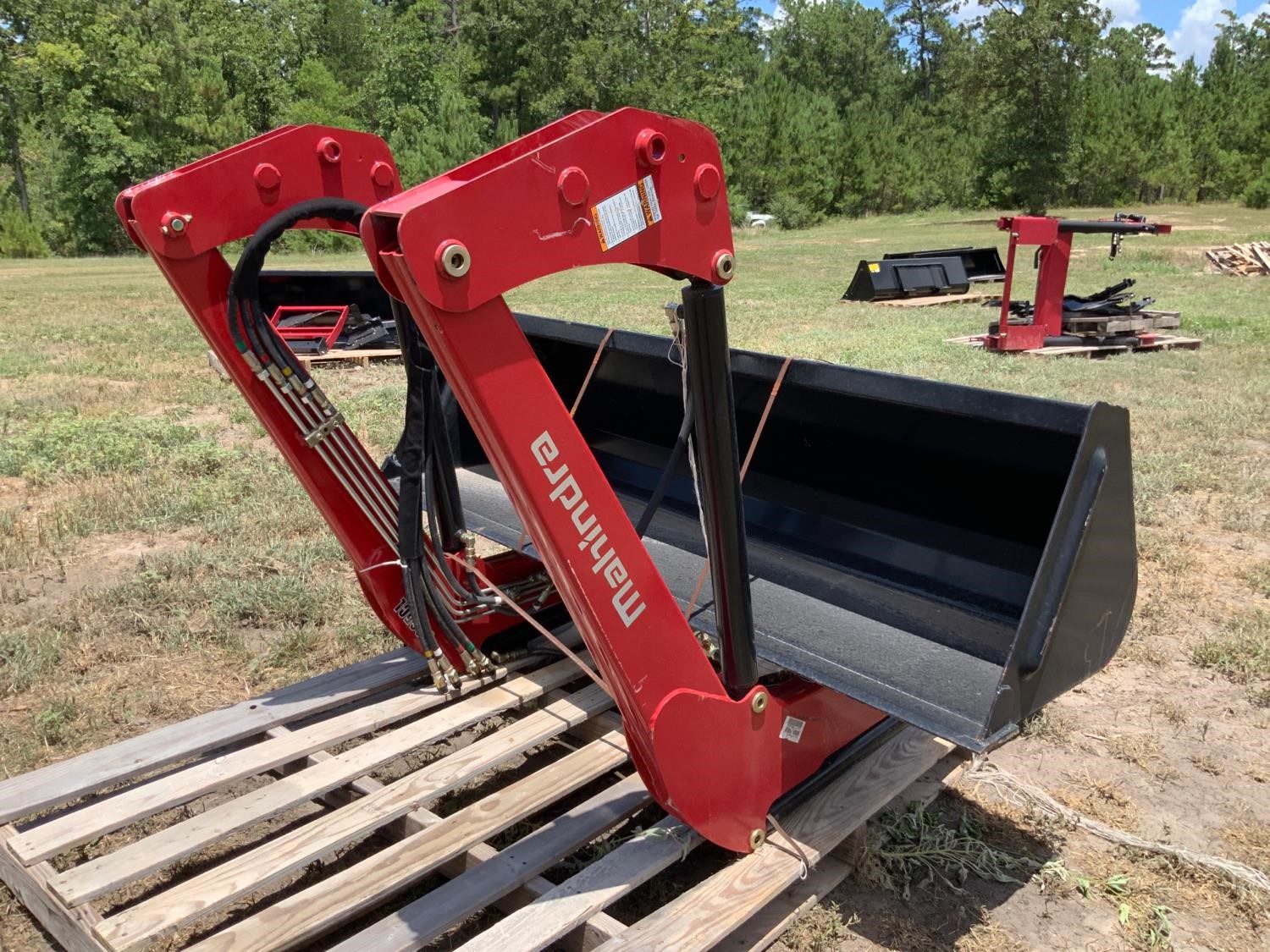 Mahindra 2665cl Front Loader W 80