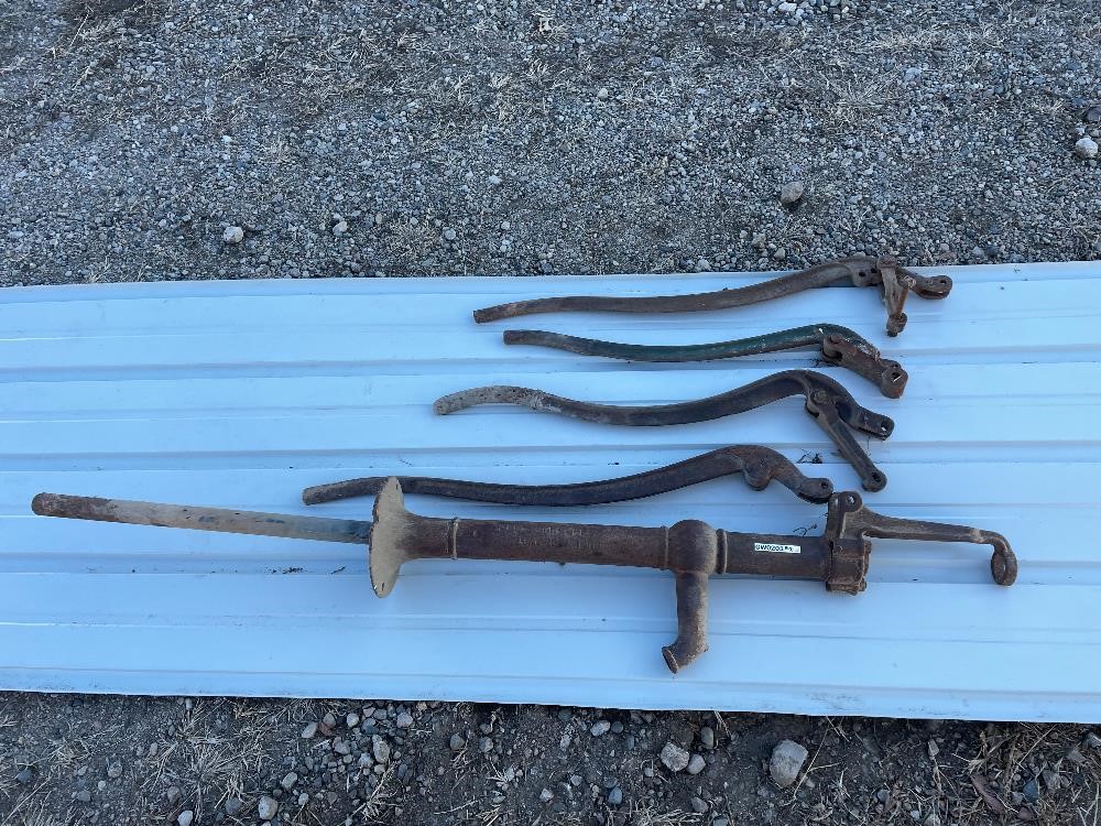 Antique Well Pump & Handles BigIron Auctions