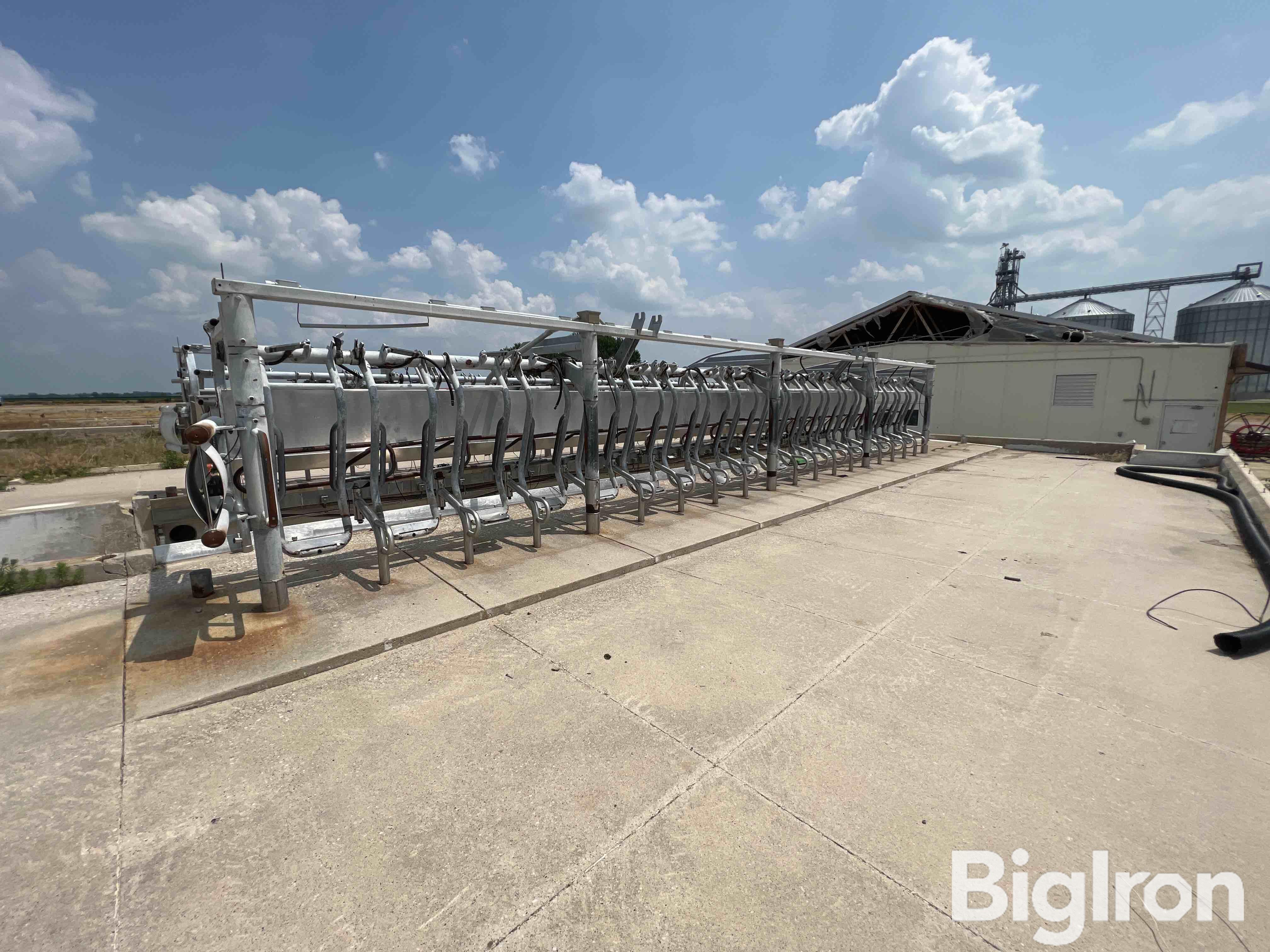 Surge Magnum 90i Individual Indexing Parallel Stalls BigIron Auctions