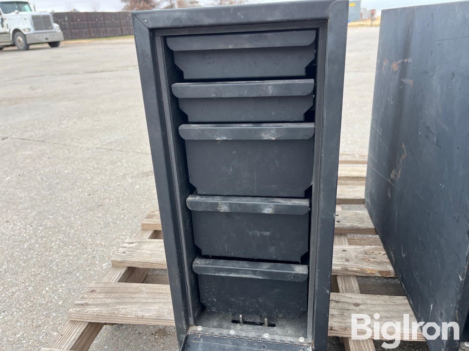 Tractor Supply Steel 5-Drawer Wheel Well Truck Boxes BigIron Auctions