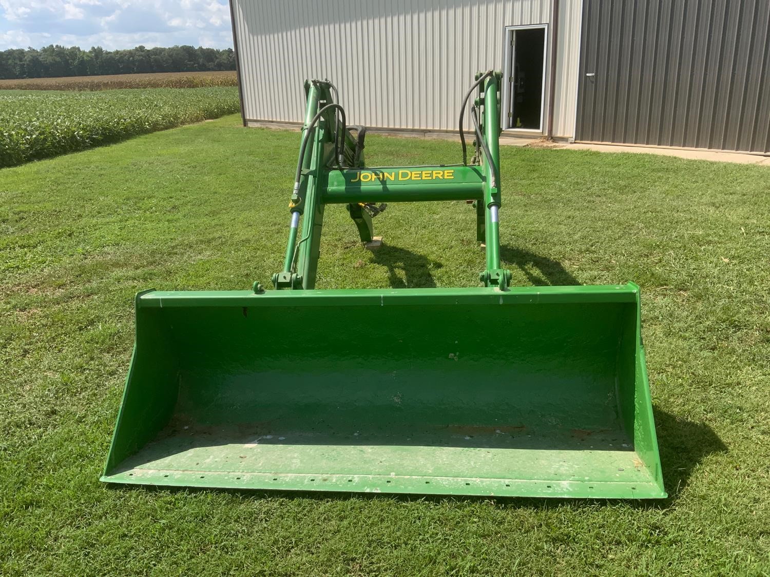 John Deere 640 Self-Leveling Loader W/Bucket BigIron Auctions