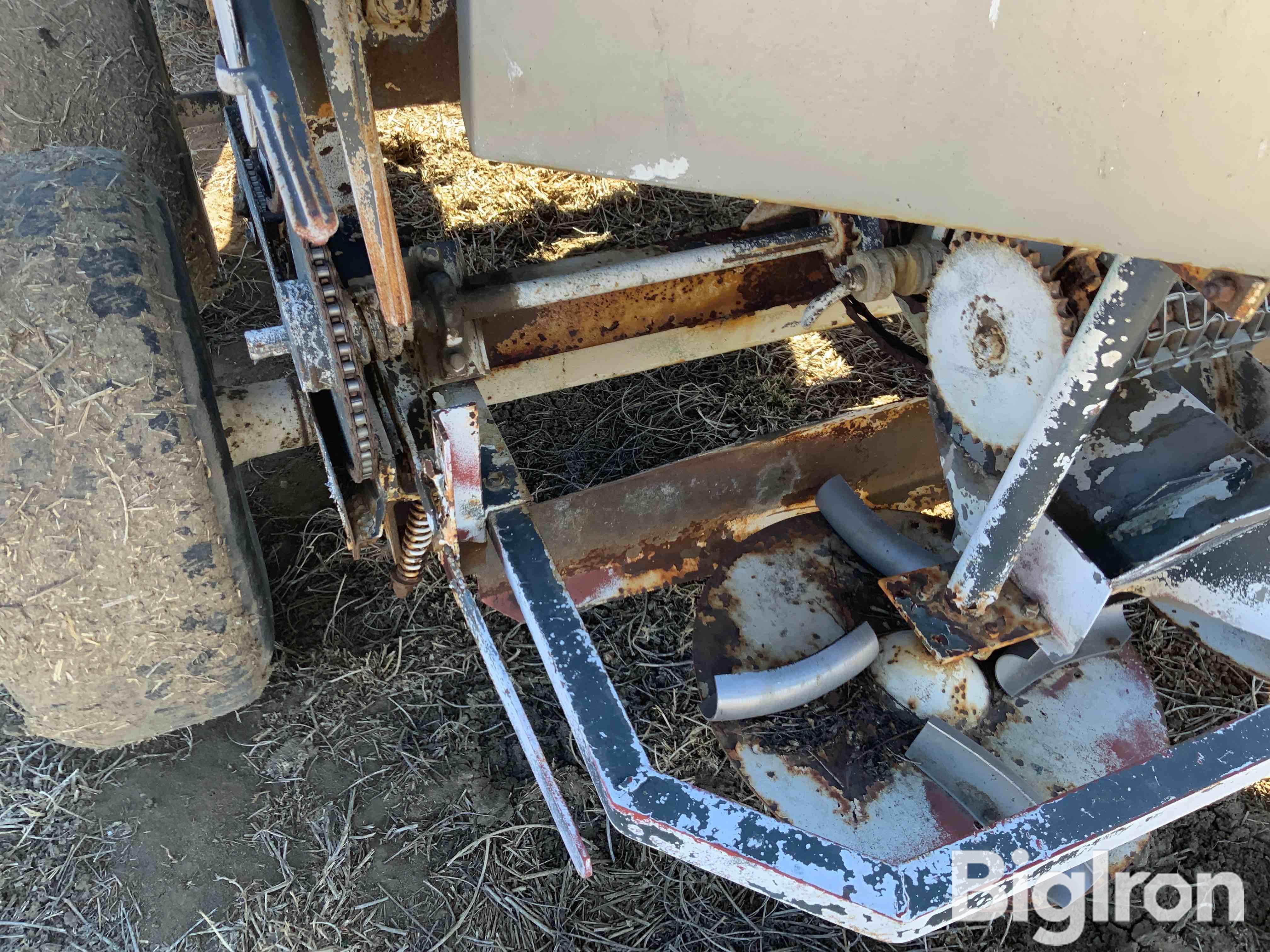 Pull Type Fertilizer Spreader Bigiron Auctions