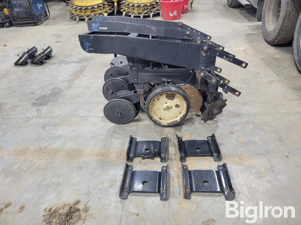 Kinze 2600 Row Units Bigiron Auctions 0766