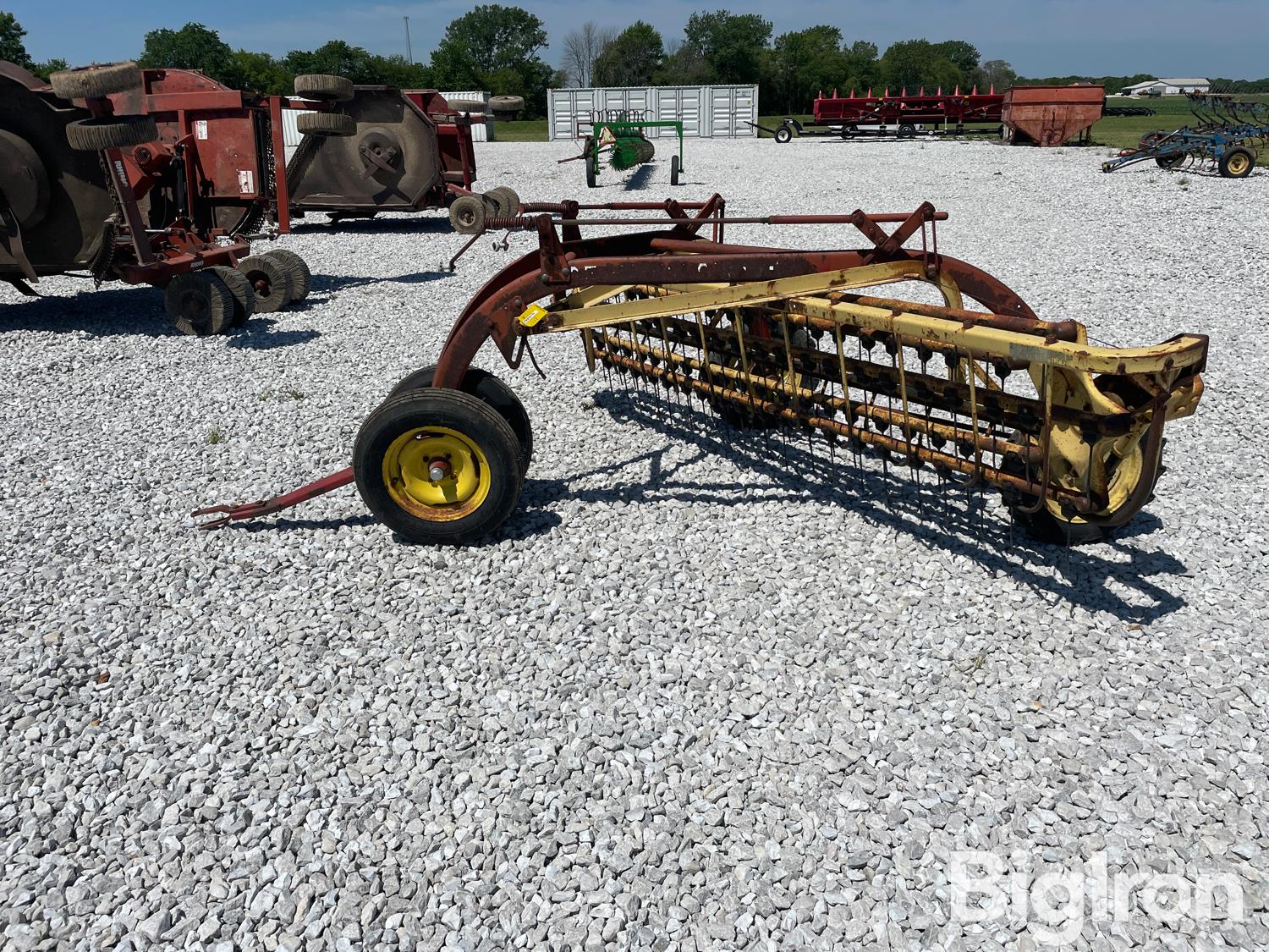 New Holland 258 5-bar Hay Rake BigIron Auctions