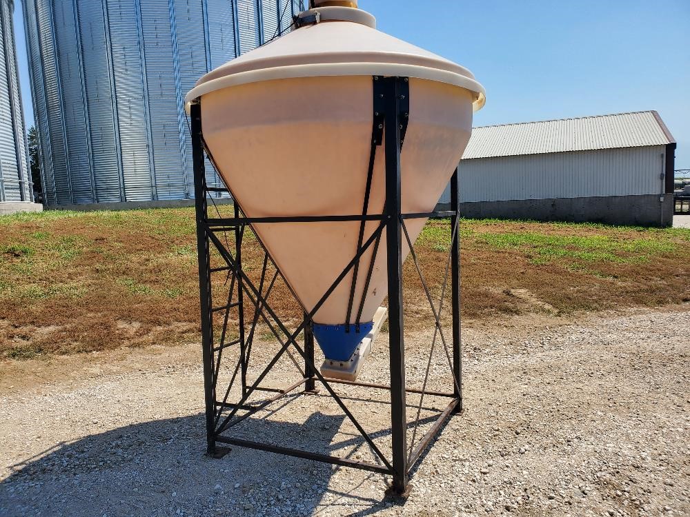 Poly Bulk Feed Bin Bigiron Auctions 8731