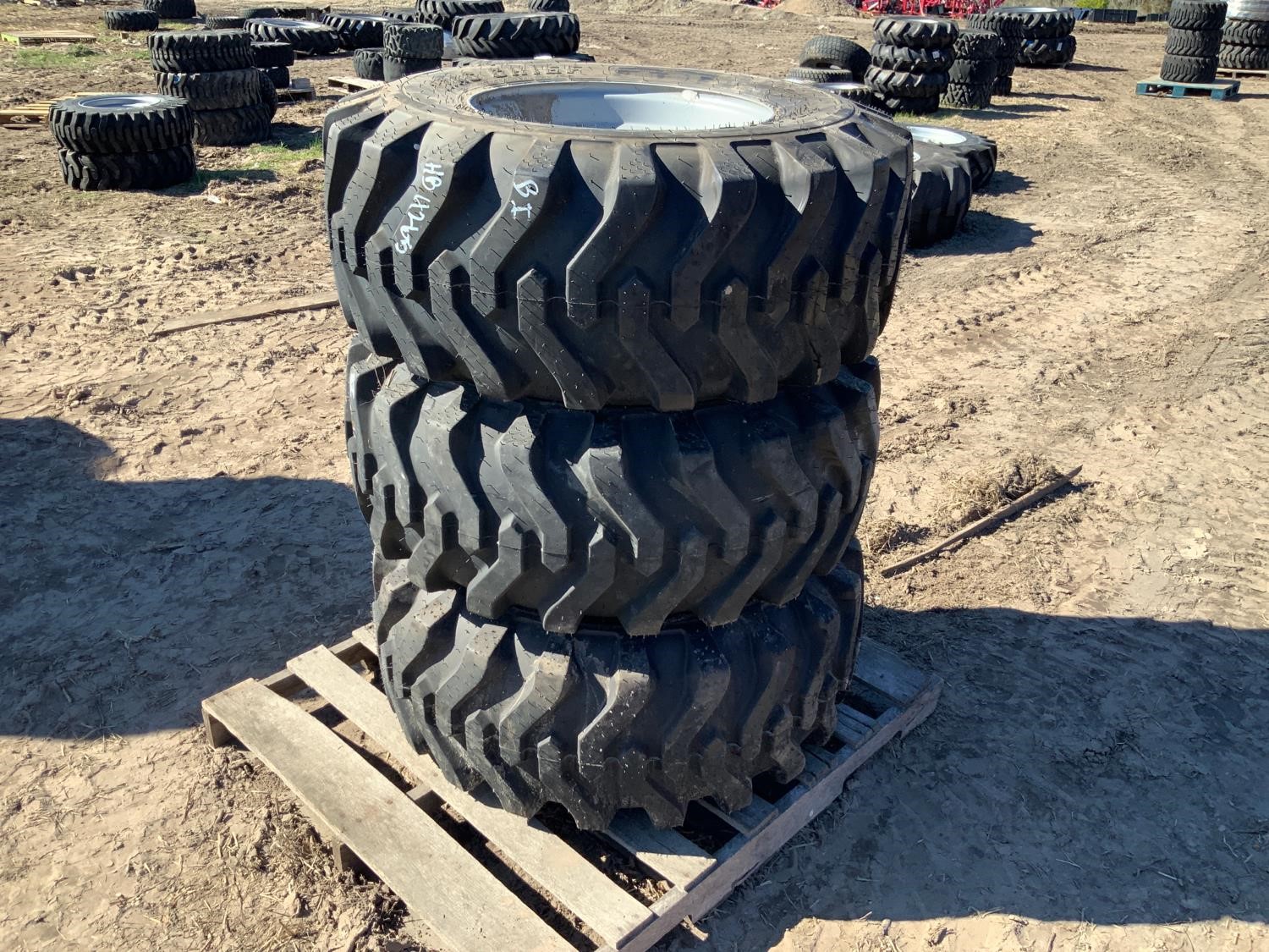 Carlisle 15-19.5 NHS Tires BigIron Auctions