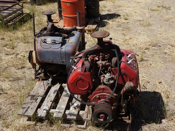 4 Cylinder Wisconsin Engines, Qty 2, Non Operational. 