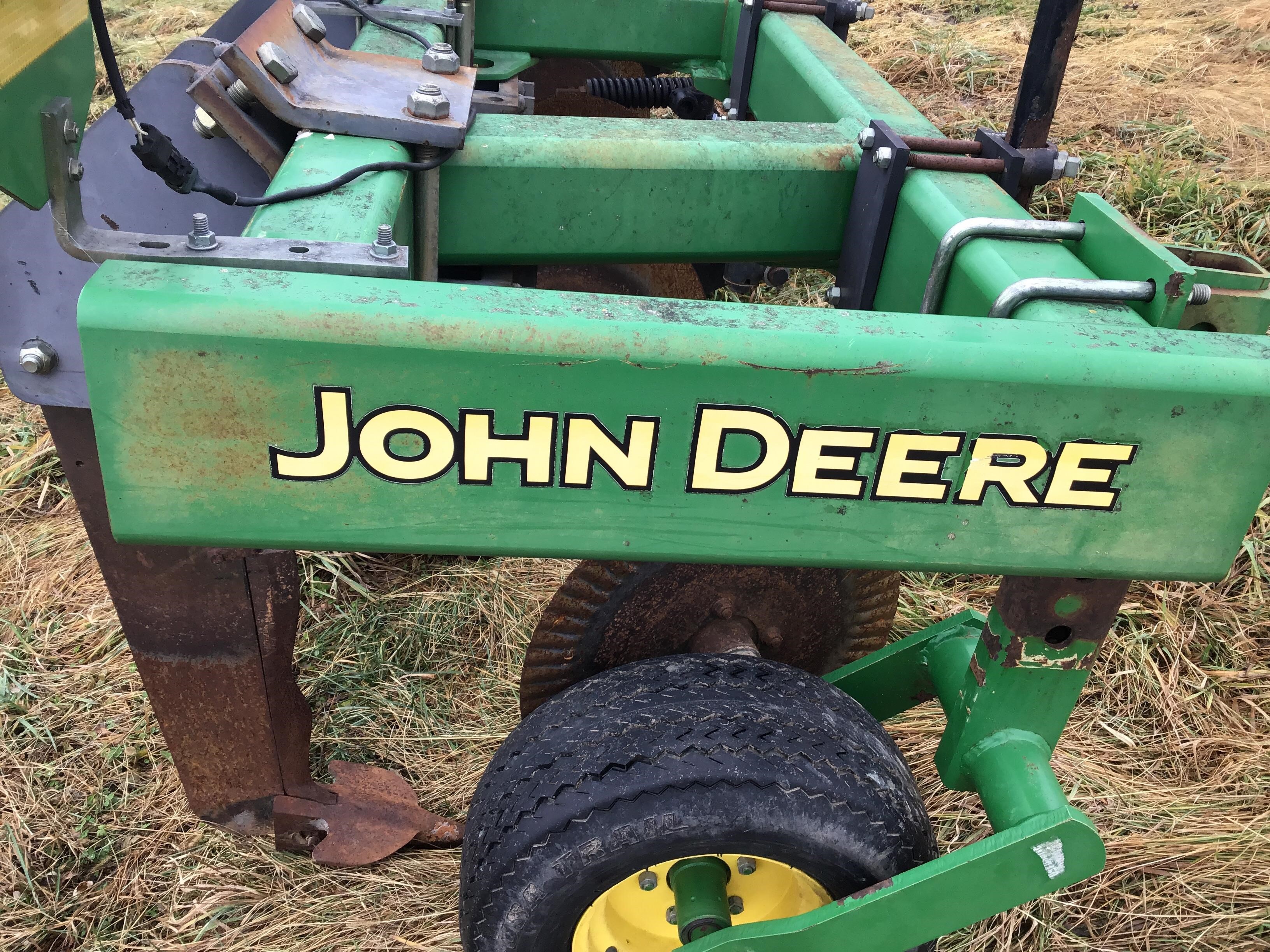 John Deere 2100 5 Shank Minimum Till Inline Ripper Bigiron Auctions 6138