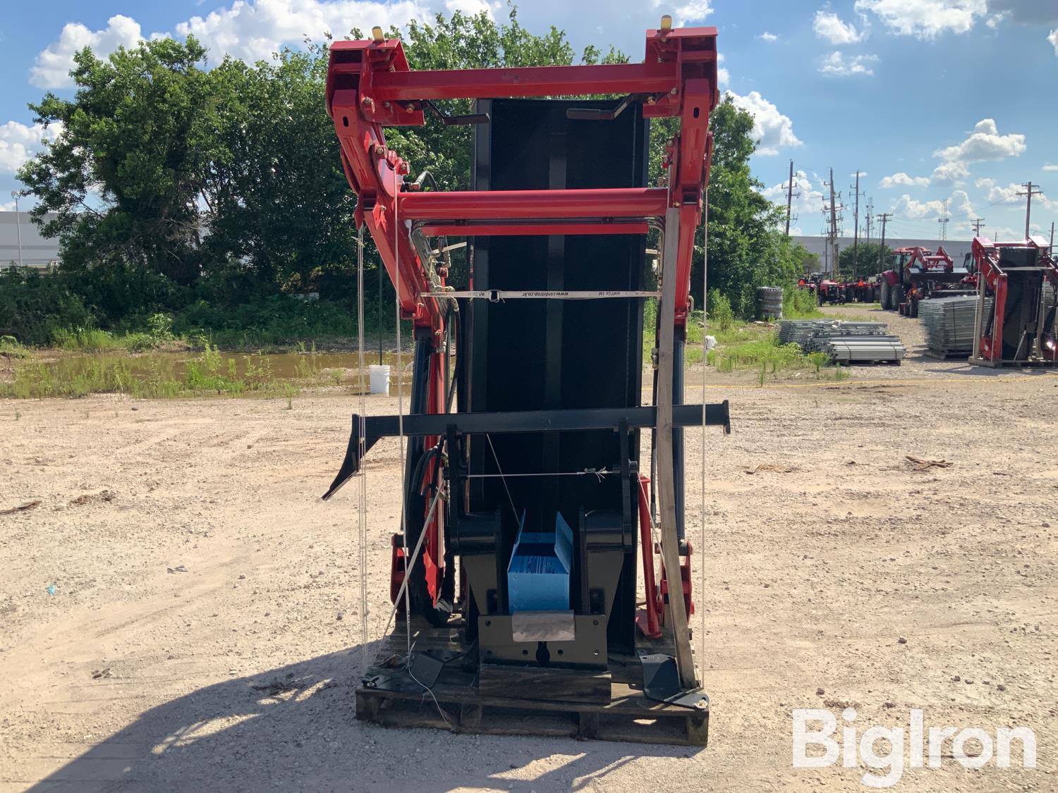 Mahindra 2665CL Front Loader w/ 80