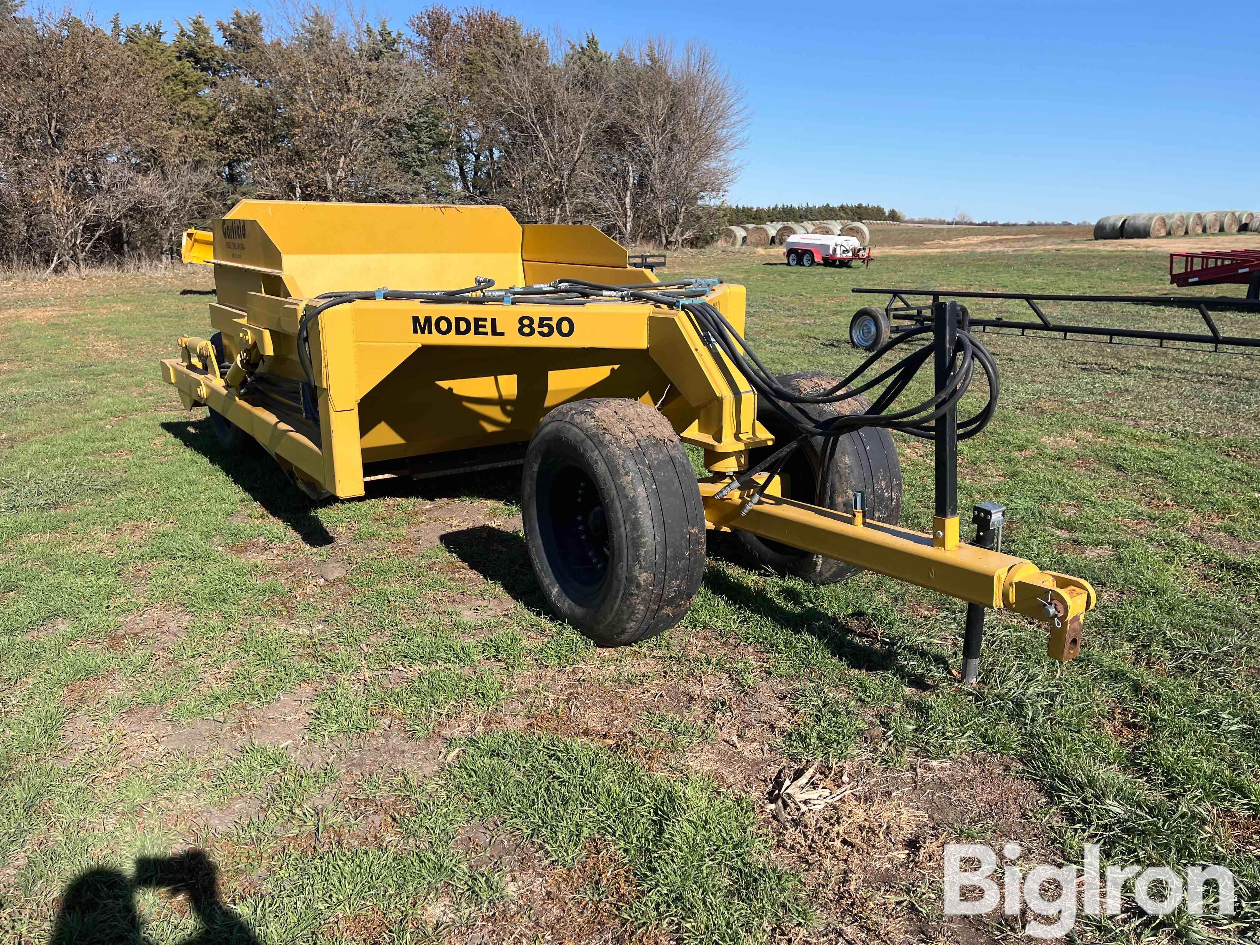 Garfield 1200 Dirt Pan Scraper 12 Yards