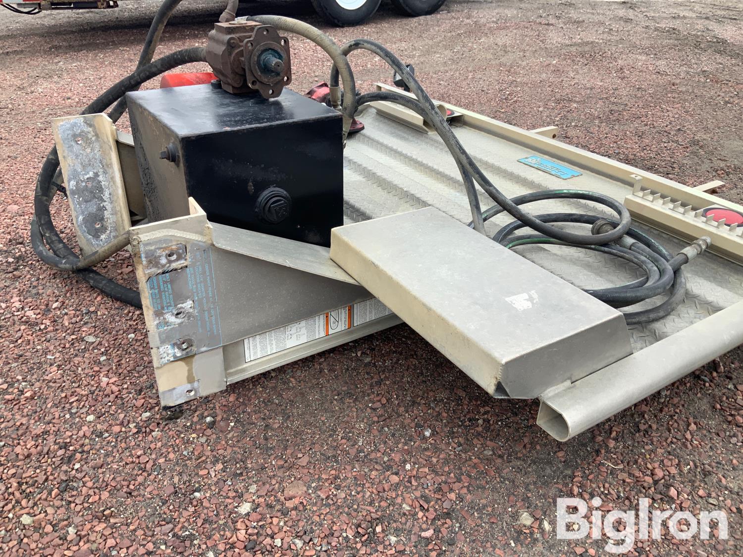 Merritt Headache Rack & Wet Kit Bigiron Auctions