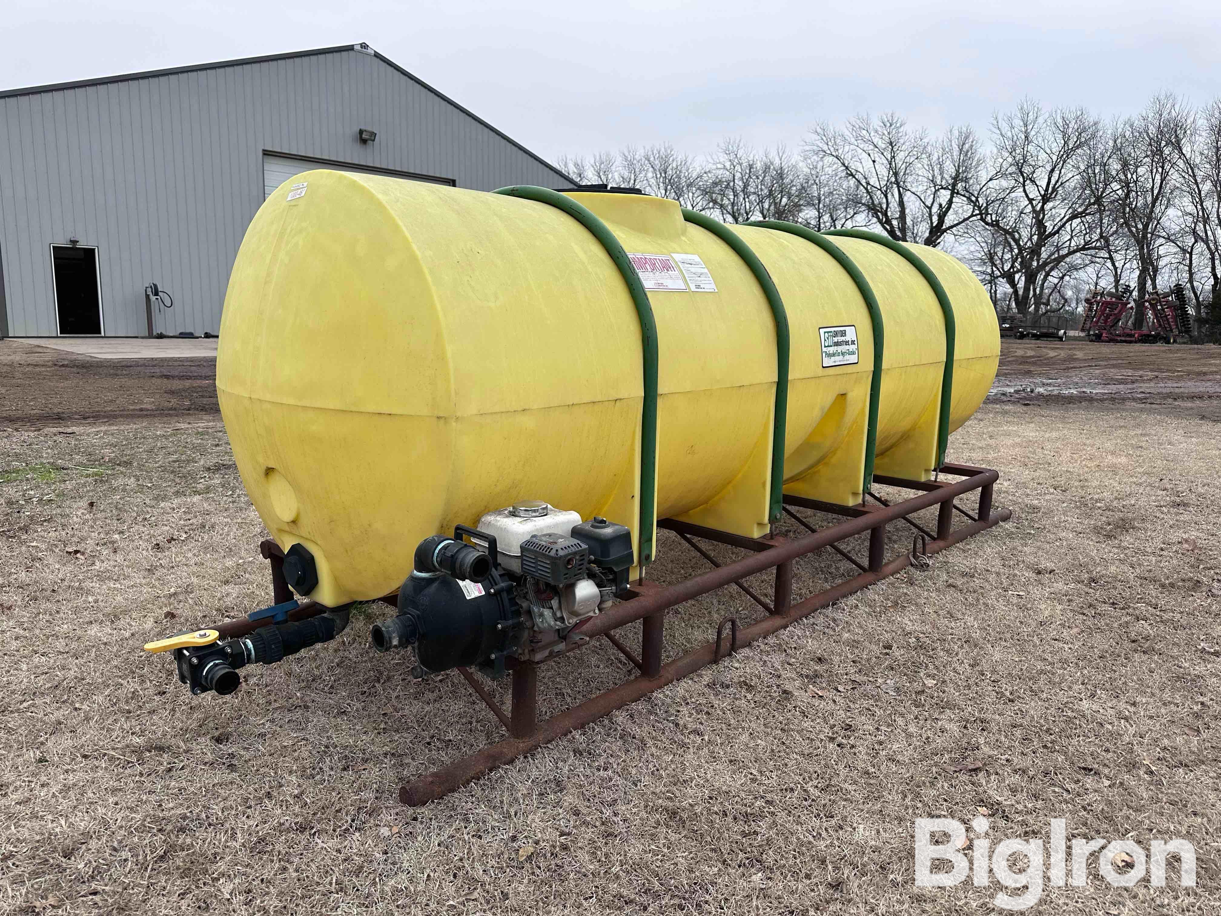 Δημοπρασίες BigIron Poly Tank 1000-GallonΔημοπρασίες BigIron Poly Tank 1000-Gallon  