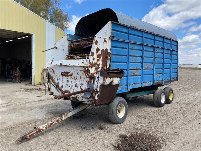 Big Blue 810 Forage Wagon BigIron Auctions
