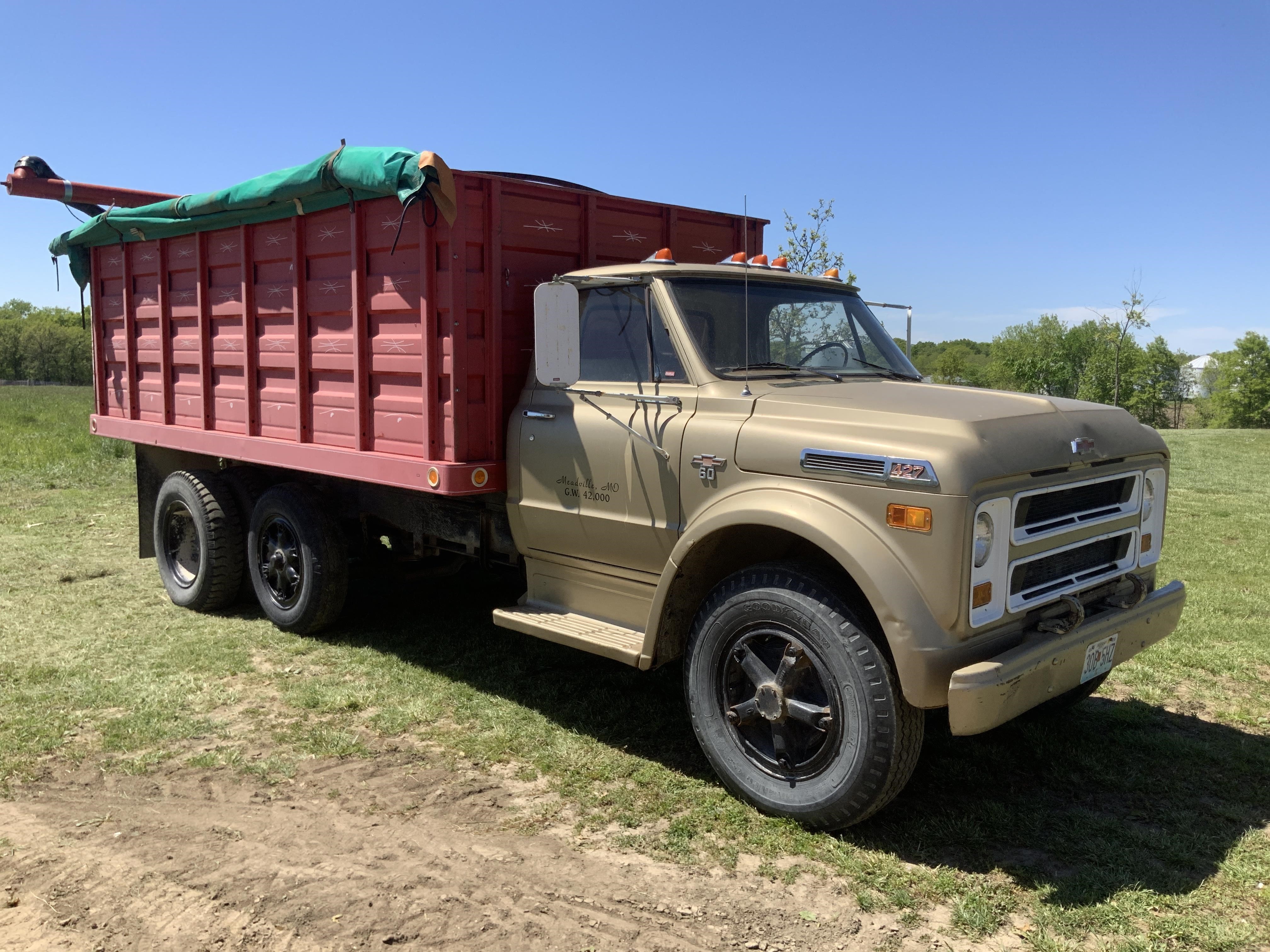 1968 Chevrolet C60 Tag Axle Grain Truck W/Hydraulic Lift & Auger