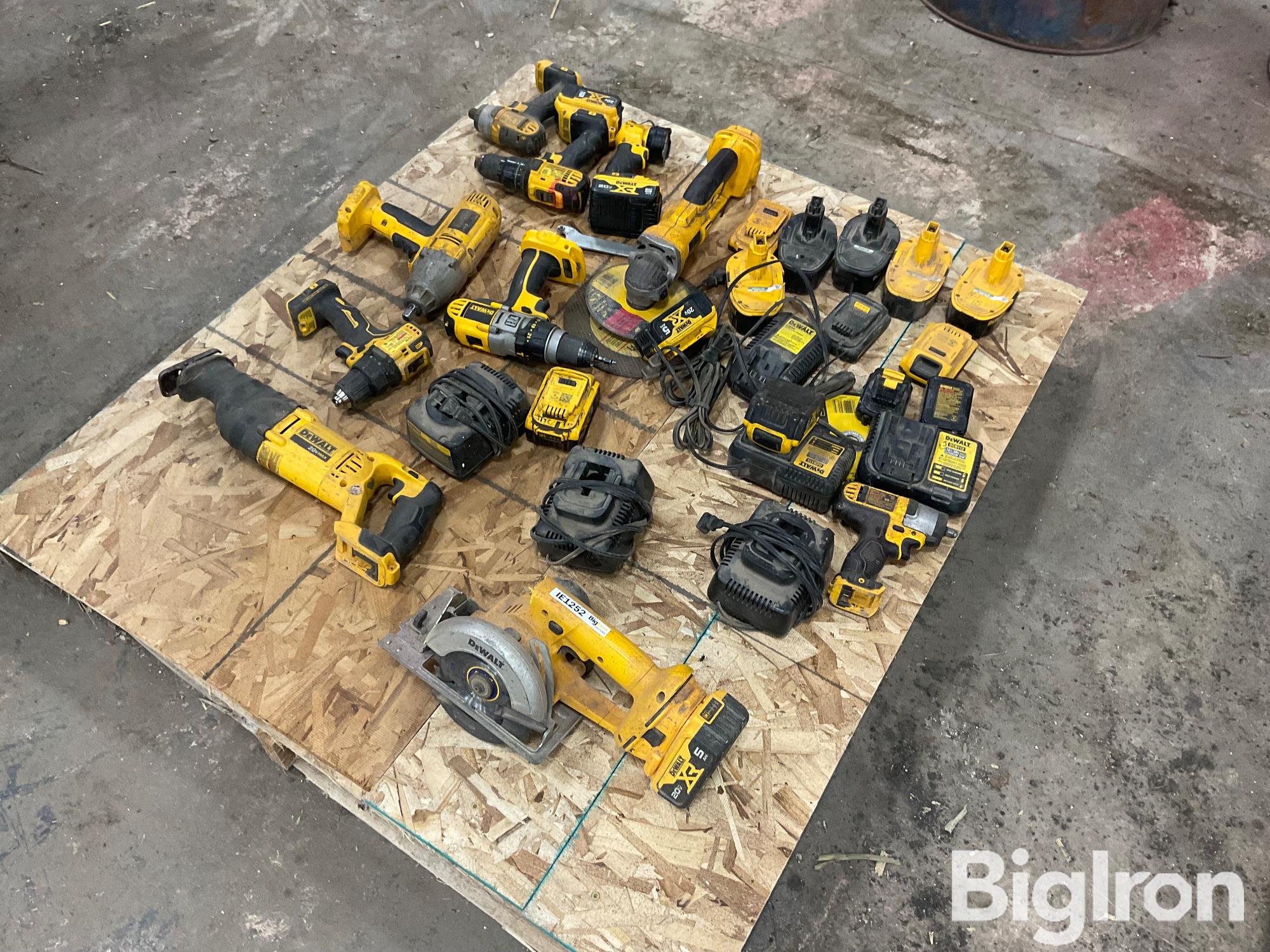 Dewalt discount big battery