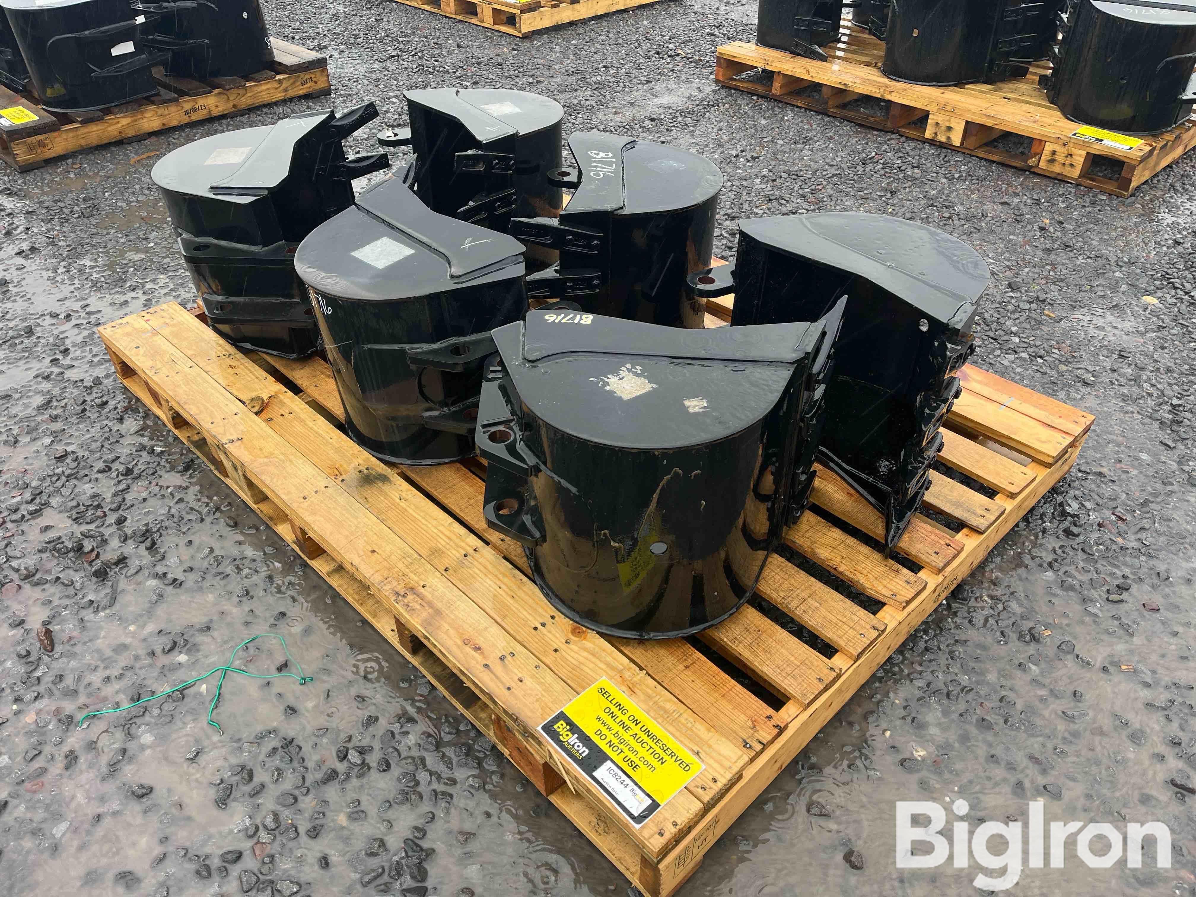 Mahindra 81716 Backhoe Buckets BigIron Auctions