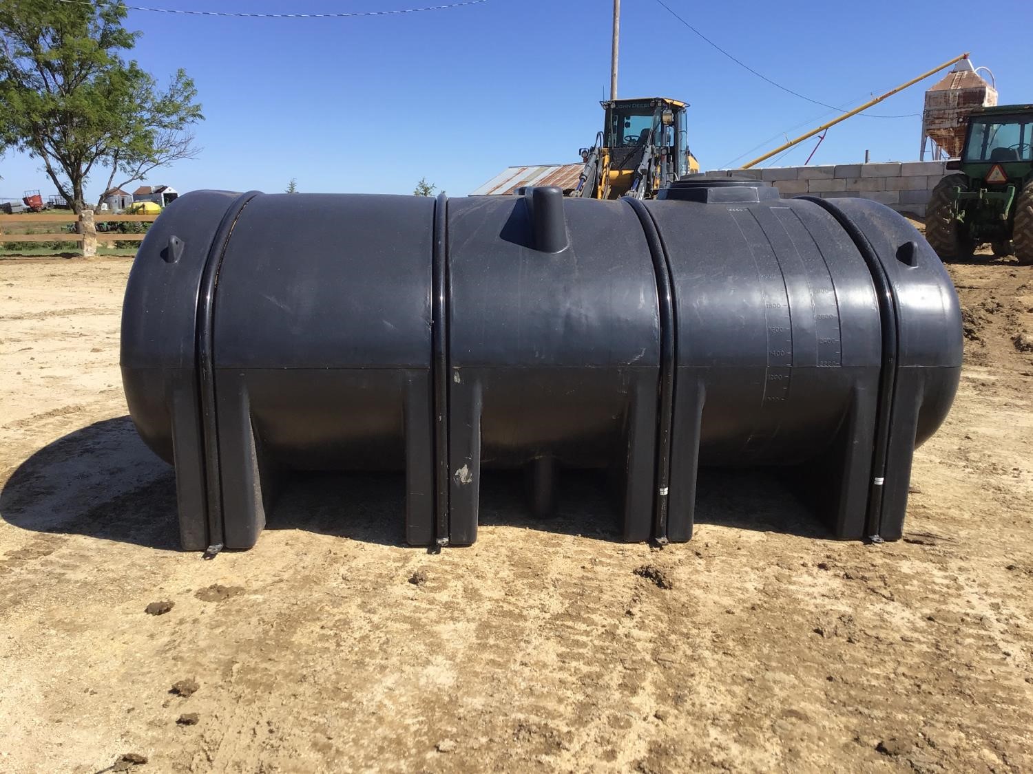 2300 Gallon Poly Tank Bigiron Auctions