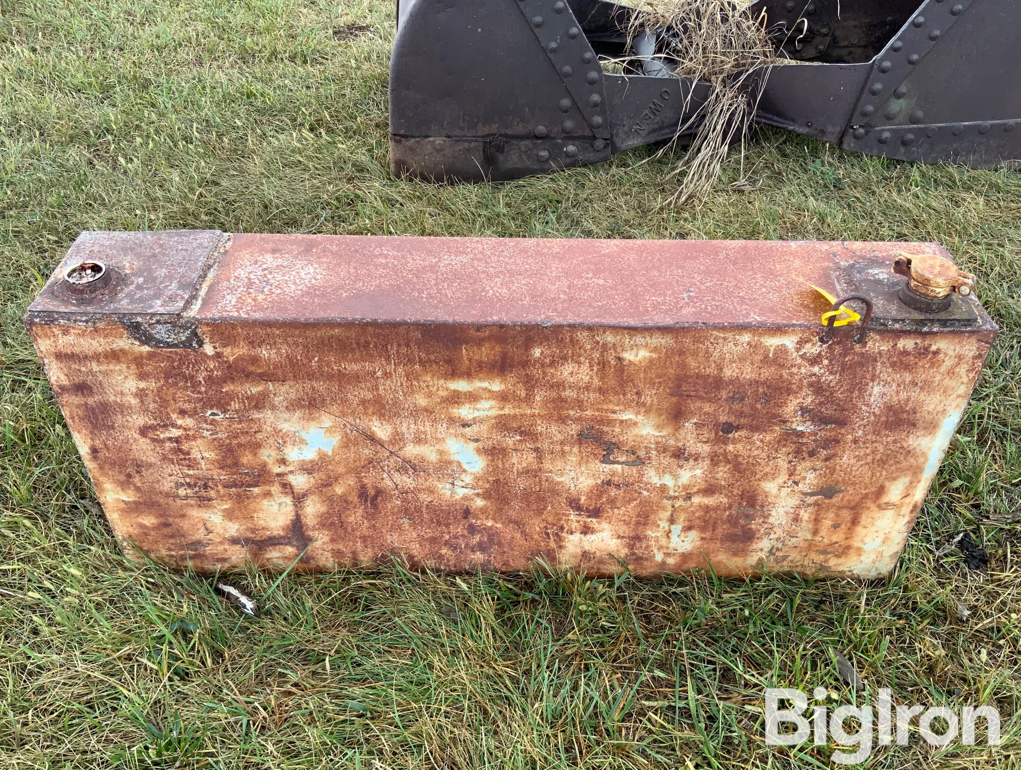 110 Gallon L-Shaped Fuel Tank BigIron Auctions