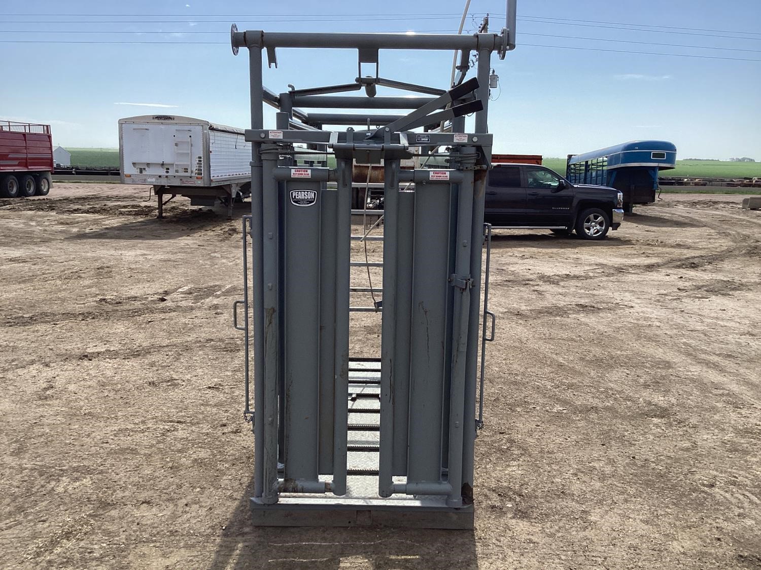 Pearson Manual Squeeze Chute BigIron Auctions